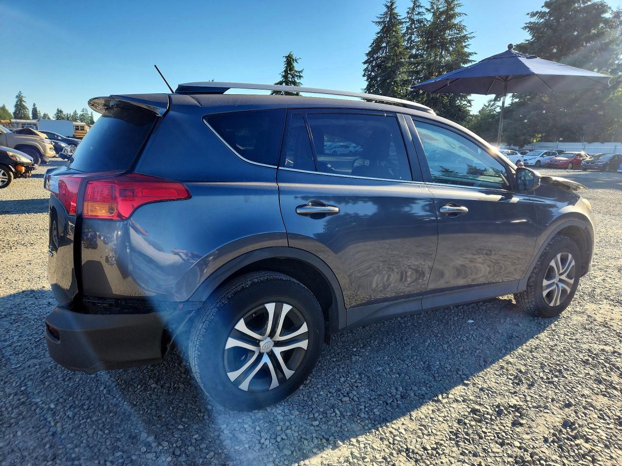 2015 Toyota Rav4 Le Gray vin: 2T3BFREV1FW340312