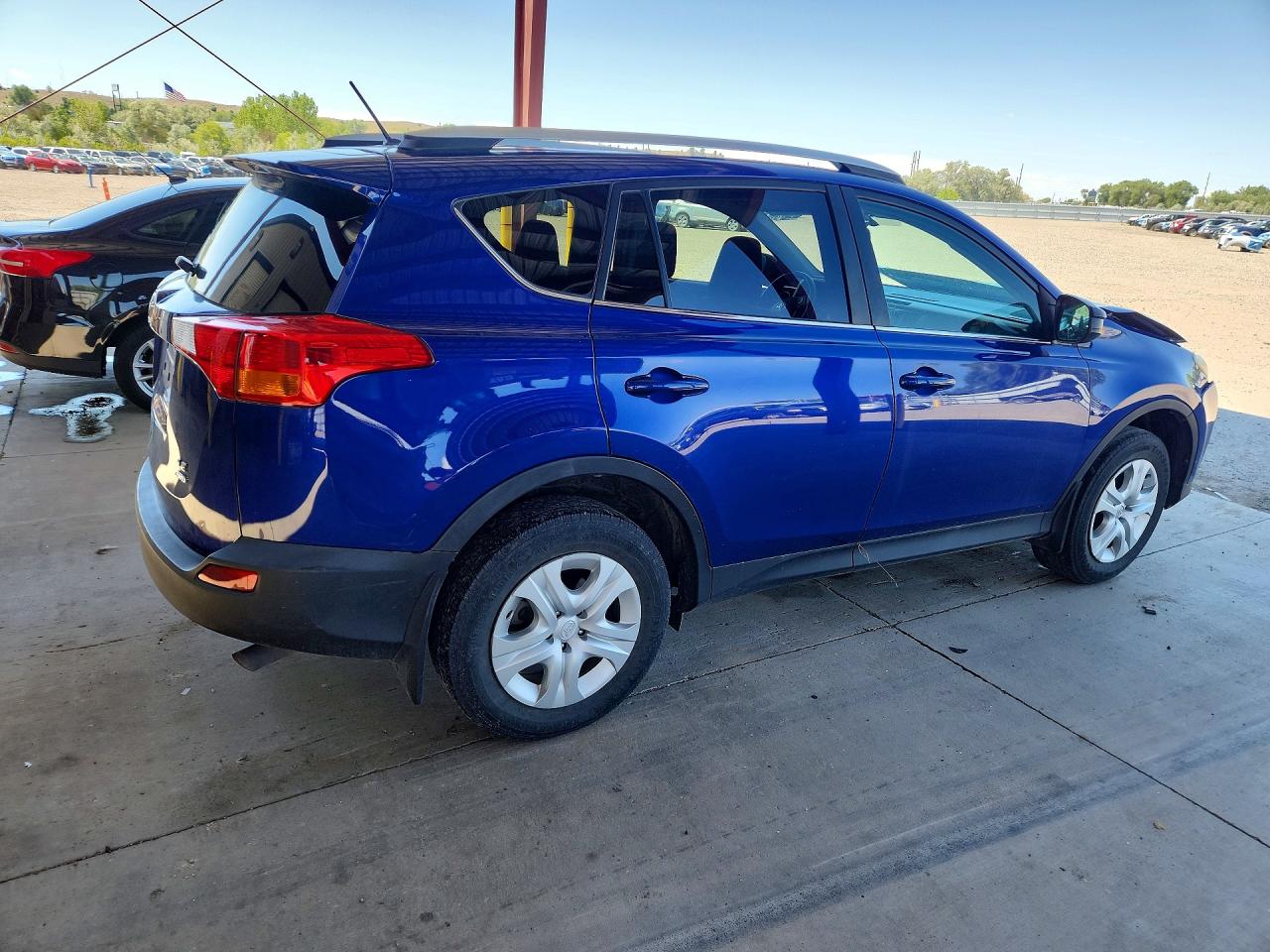 2015 Toyota Rav4 Le Blue vin: 2T3BFREV1FW359362