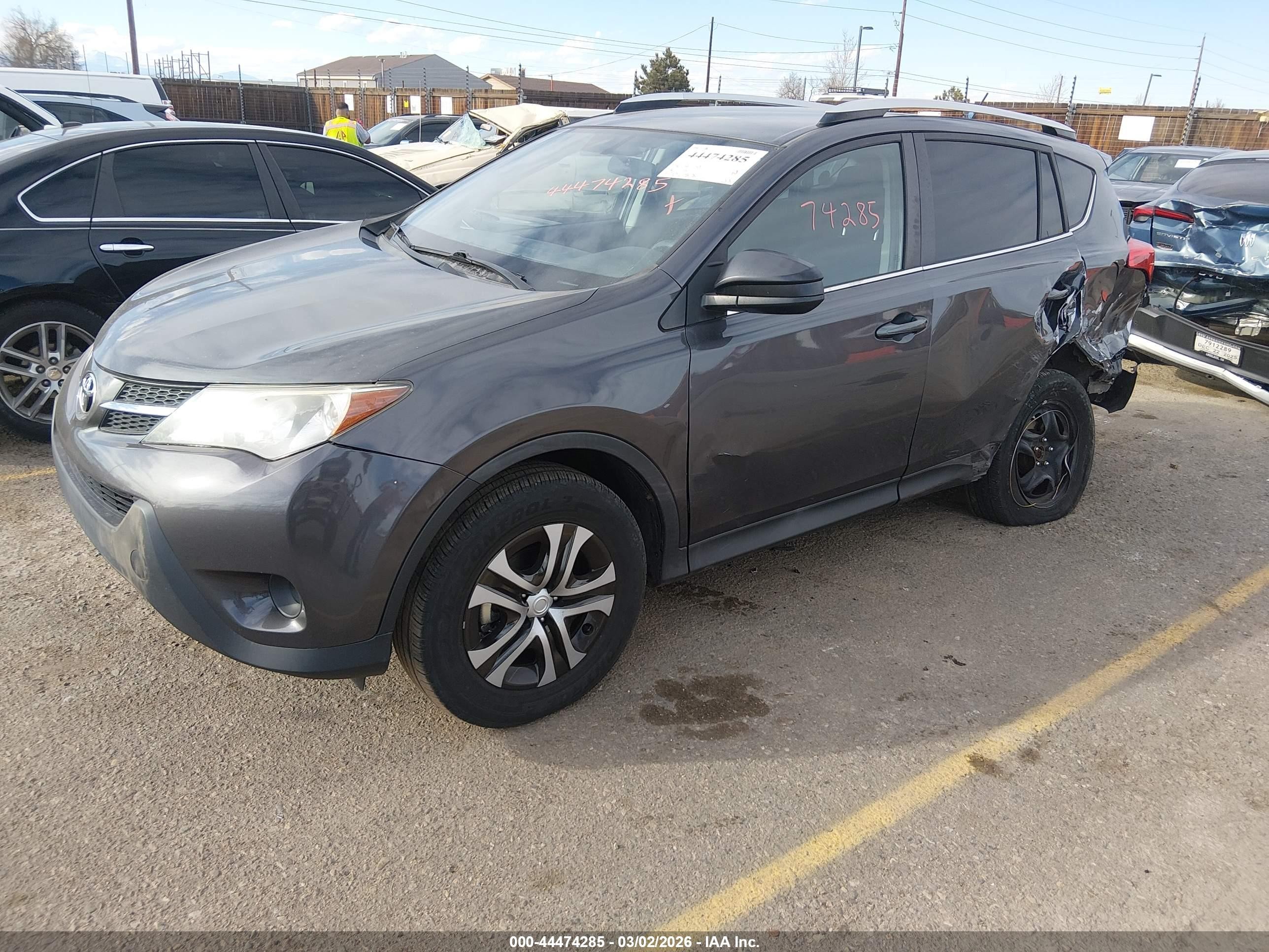 2015 Toyota Rav4 Le Gray vin: 2T3BFREV1FW386285
