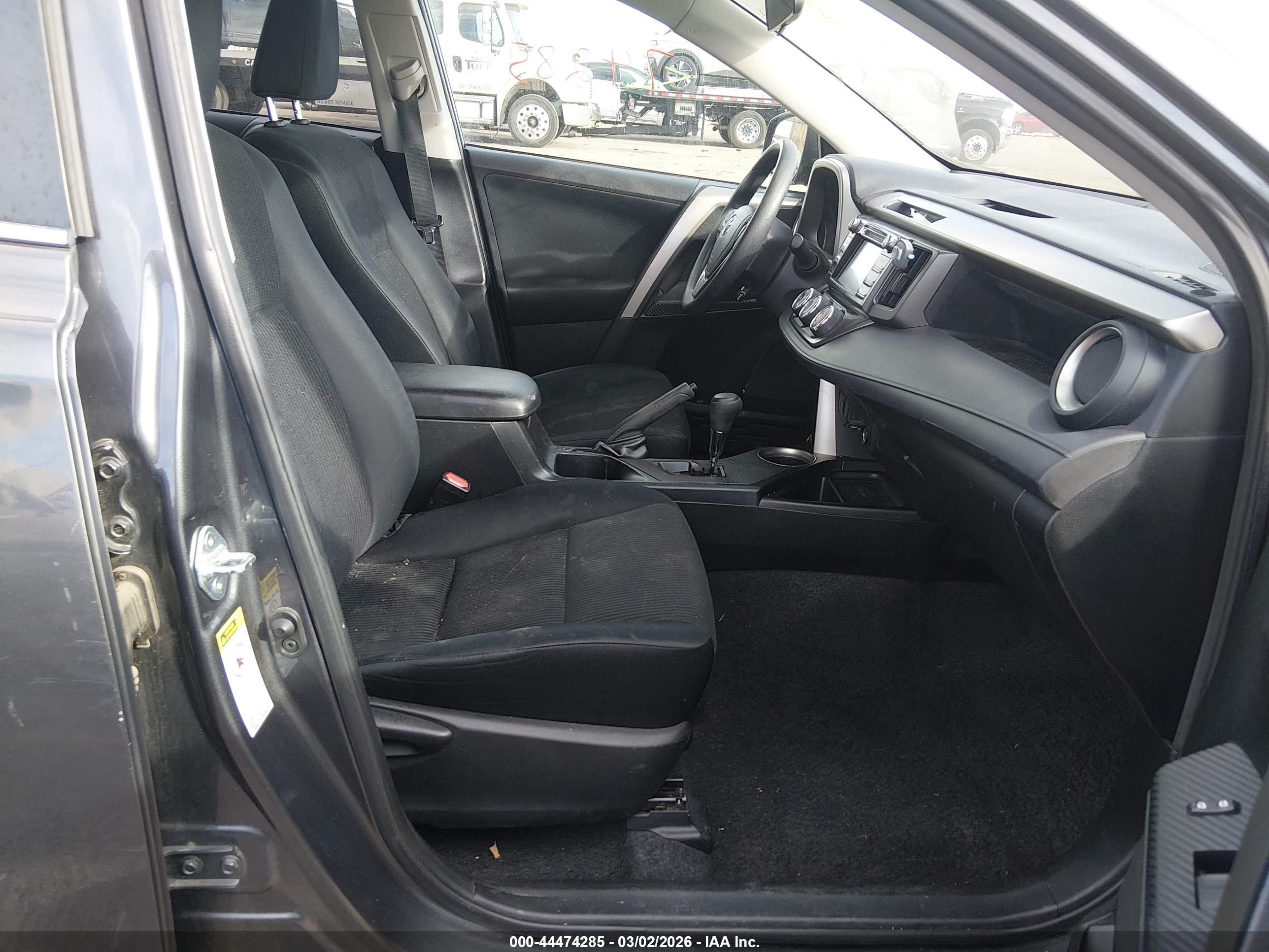 2015 Toyota Rav4 Le Gray vin: 2T3BFREV1FW386285