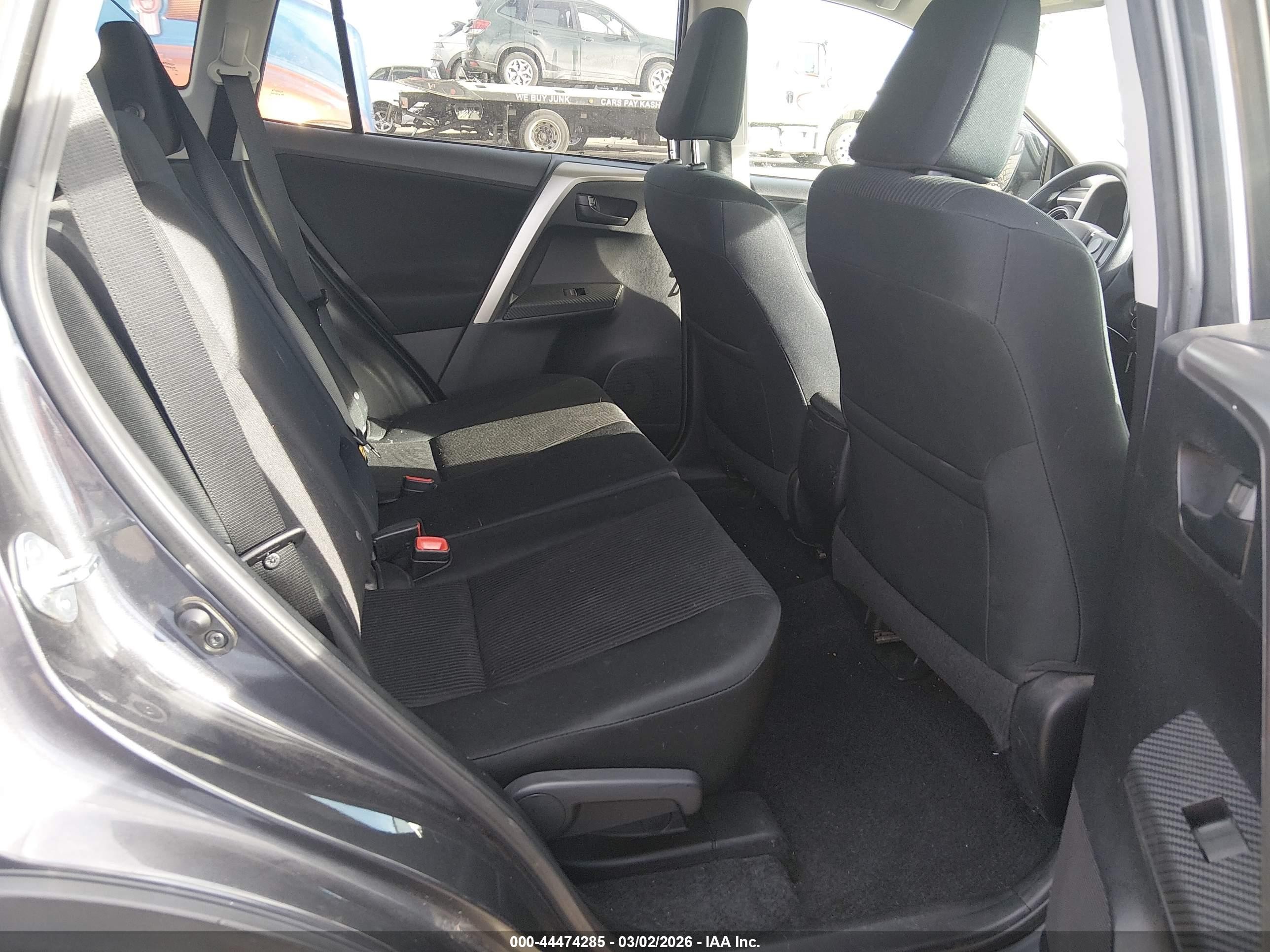 2015 Toyota Rav4 Le Gray vin: 2T3BFREV1FW386285