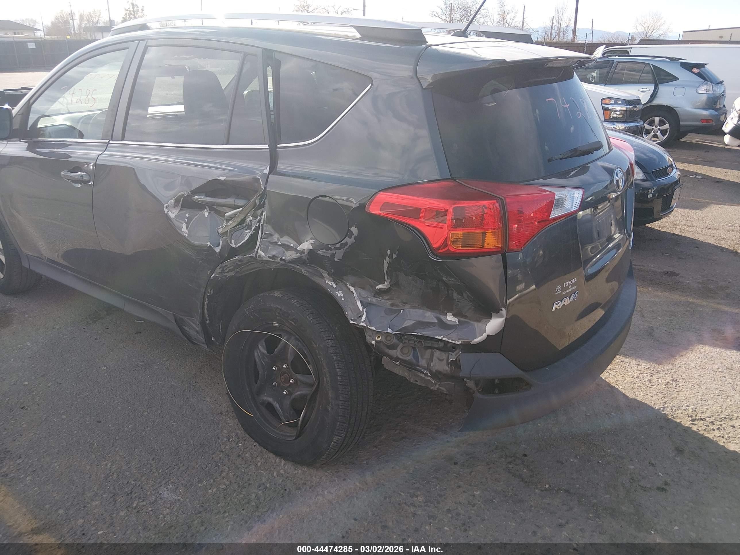 2015 Toyota Rav4 Le Gray vin: 2T3BFREV1FW386285