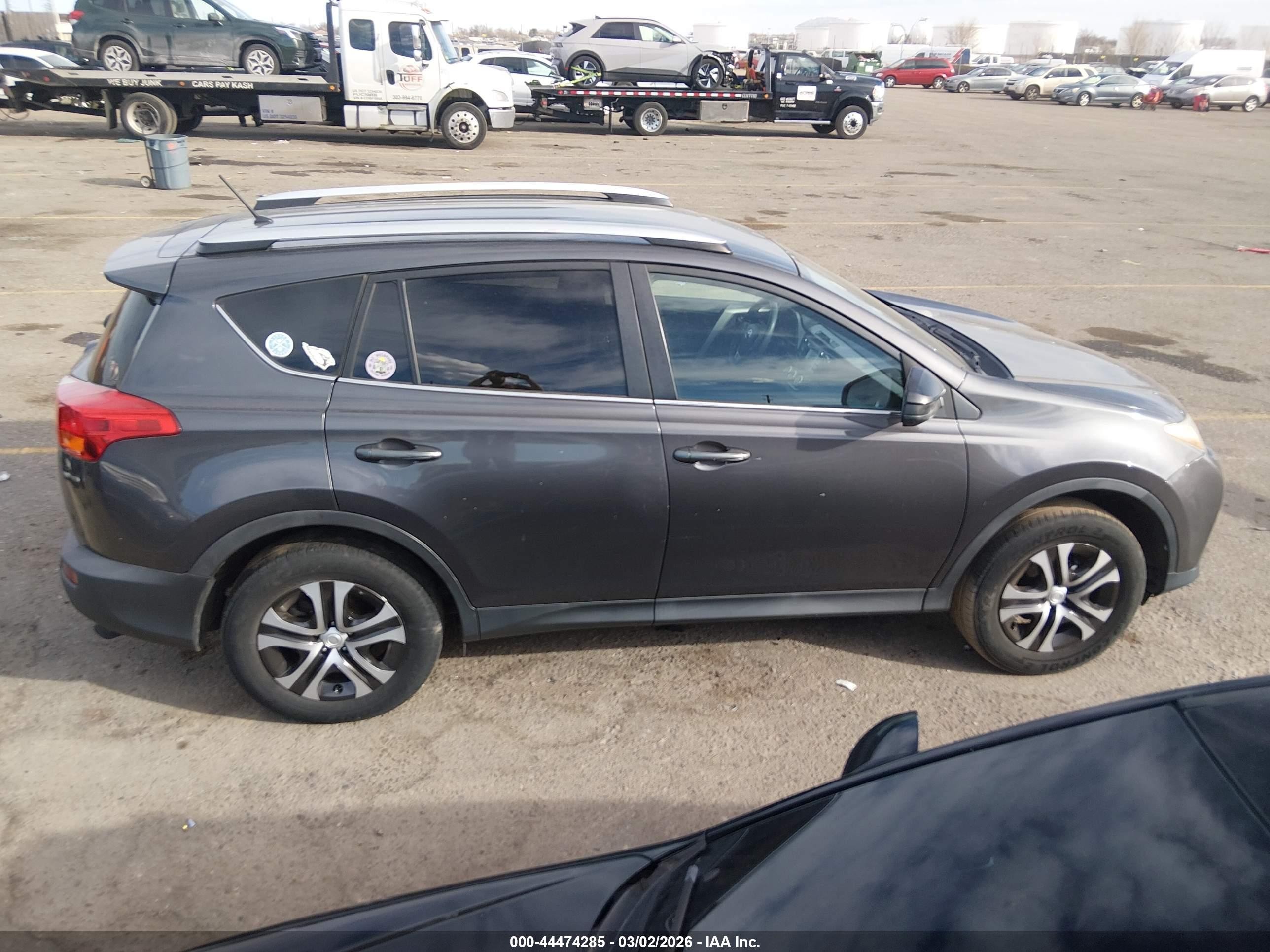 2015 Toyota Rav4 Le Gray vin: 2T3BFREV1FW386285