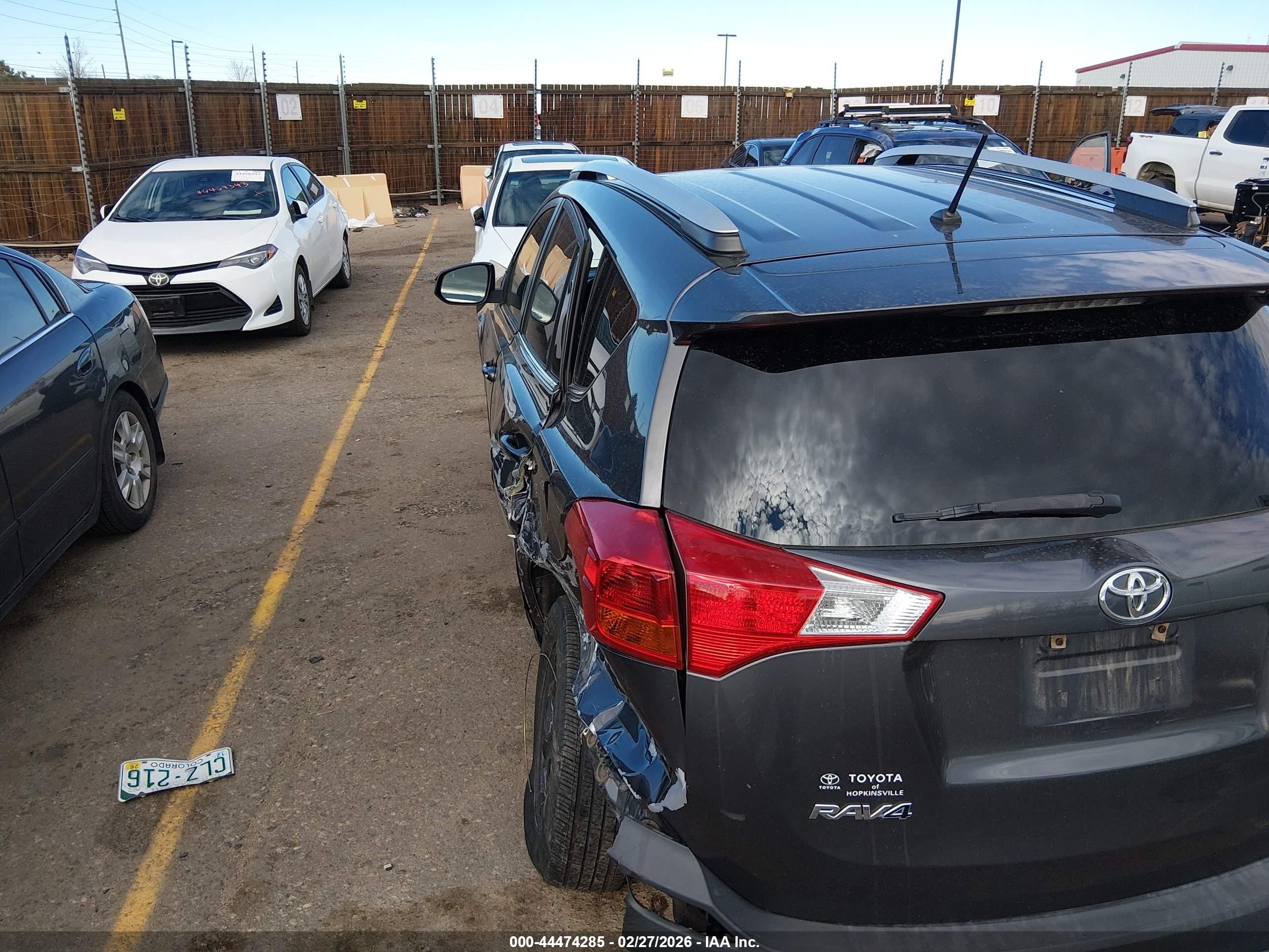 2015 Toyota Rav4 Le Gray vin: 2T3BFREV1FW386285