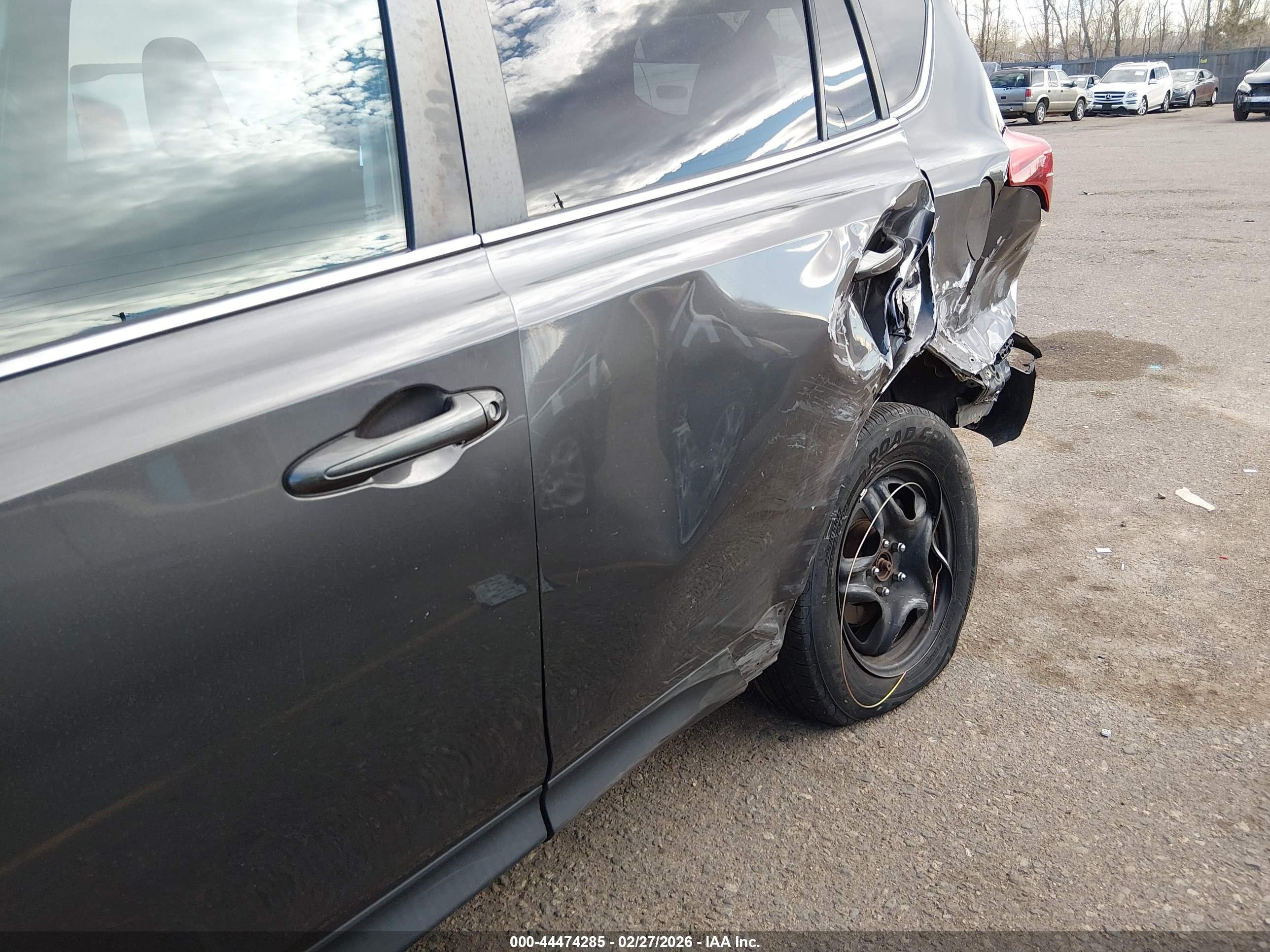 2015 Toyota Rav4 Le Gray vin: 2T3BFREV1FW386285