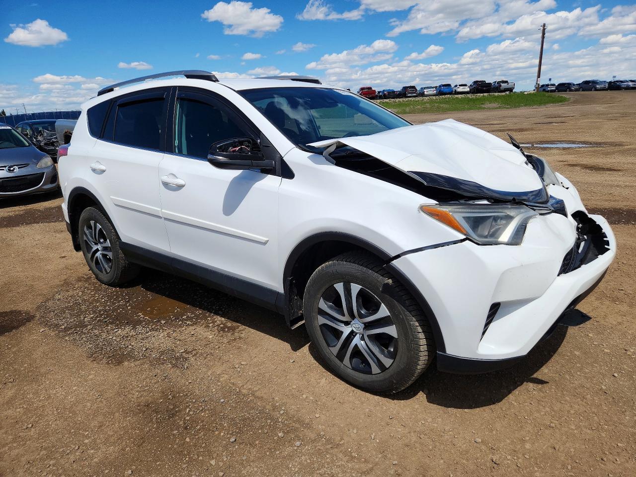 2017 Toyota Rav4 Le Белый vin: 2T3BFREV1HW567499