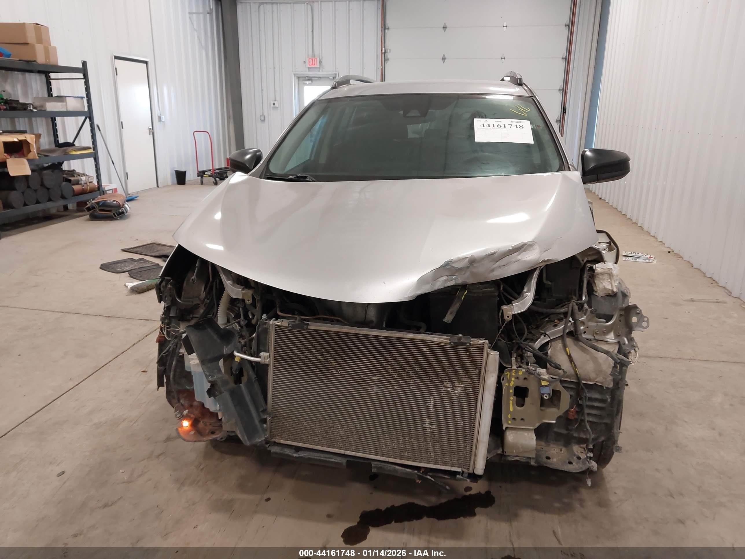 2017 Toyota Rav4 Le Silver vin: 2T3BFREV1HW577823