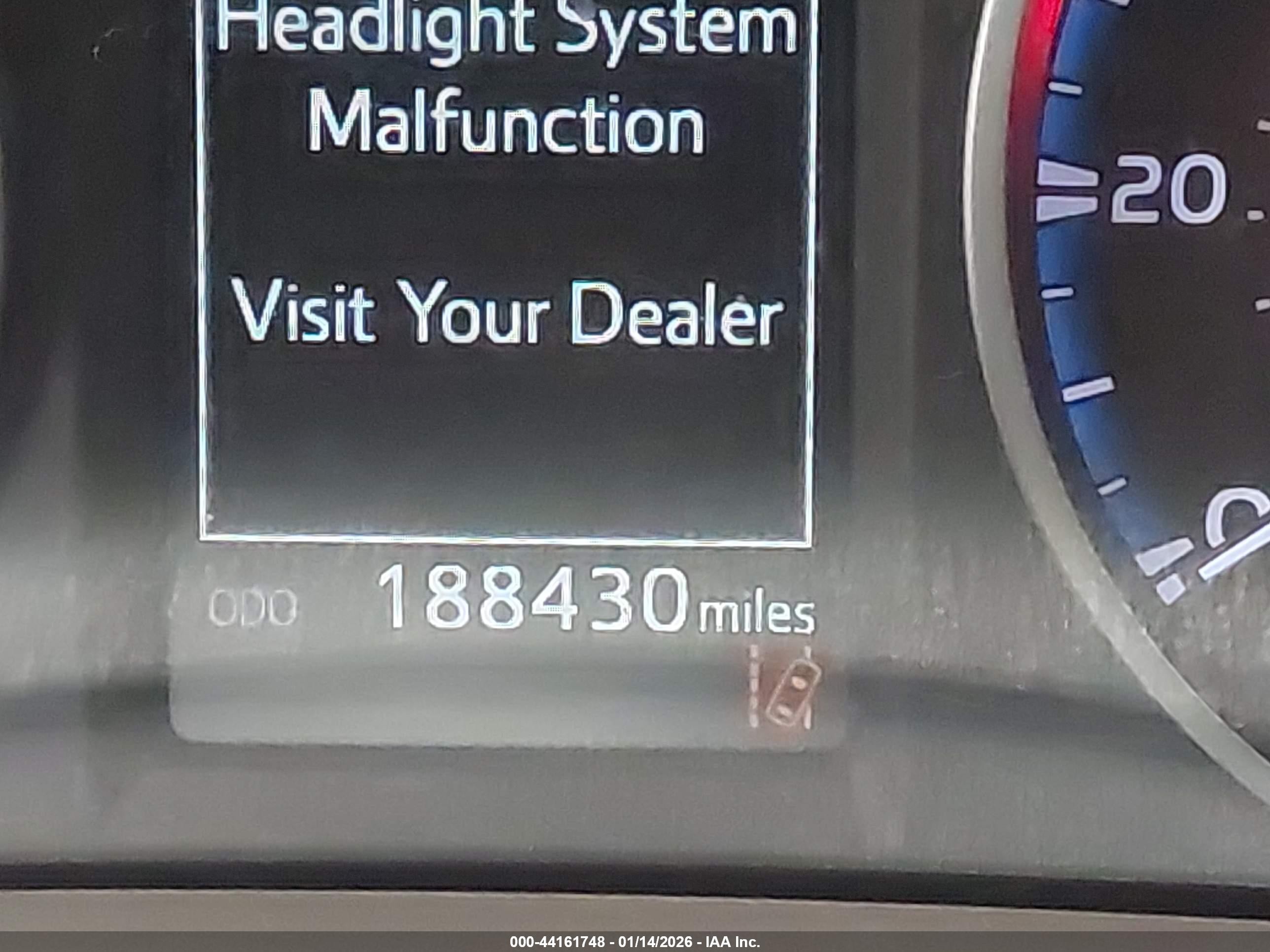 2017 Toyota Rav4 Le Silver vin: 2T3BFREV1HW577823