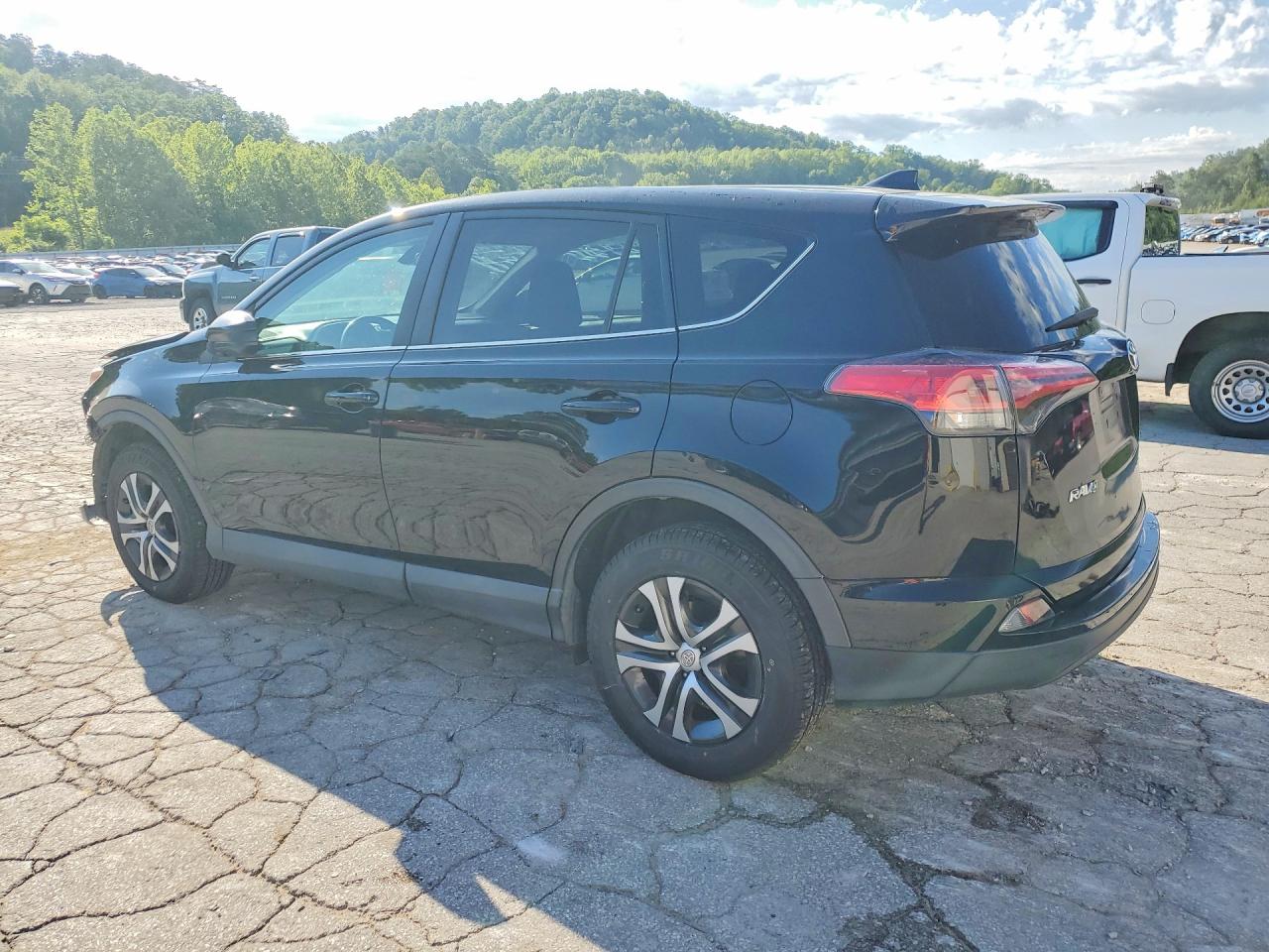 2018 Toyota Rav4 Le Black vin: 2T3BFREV1JW722994