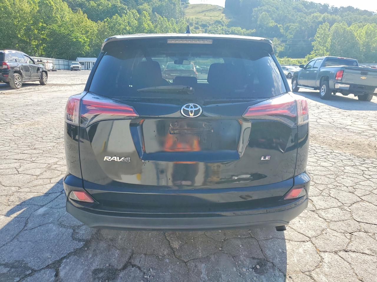 2018 Toyota Rav4 Le Black vin: 2T3BFREV1JW722994