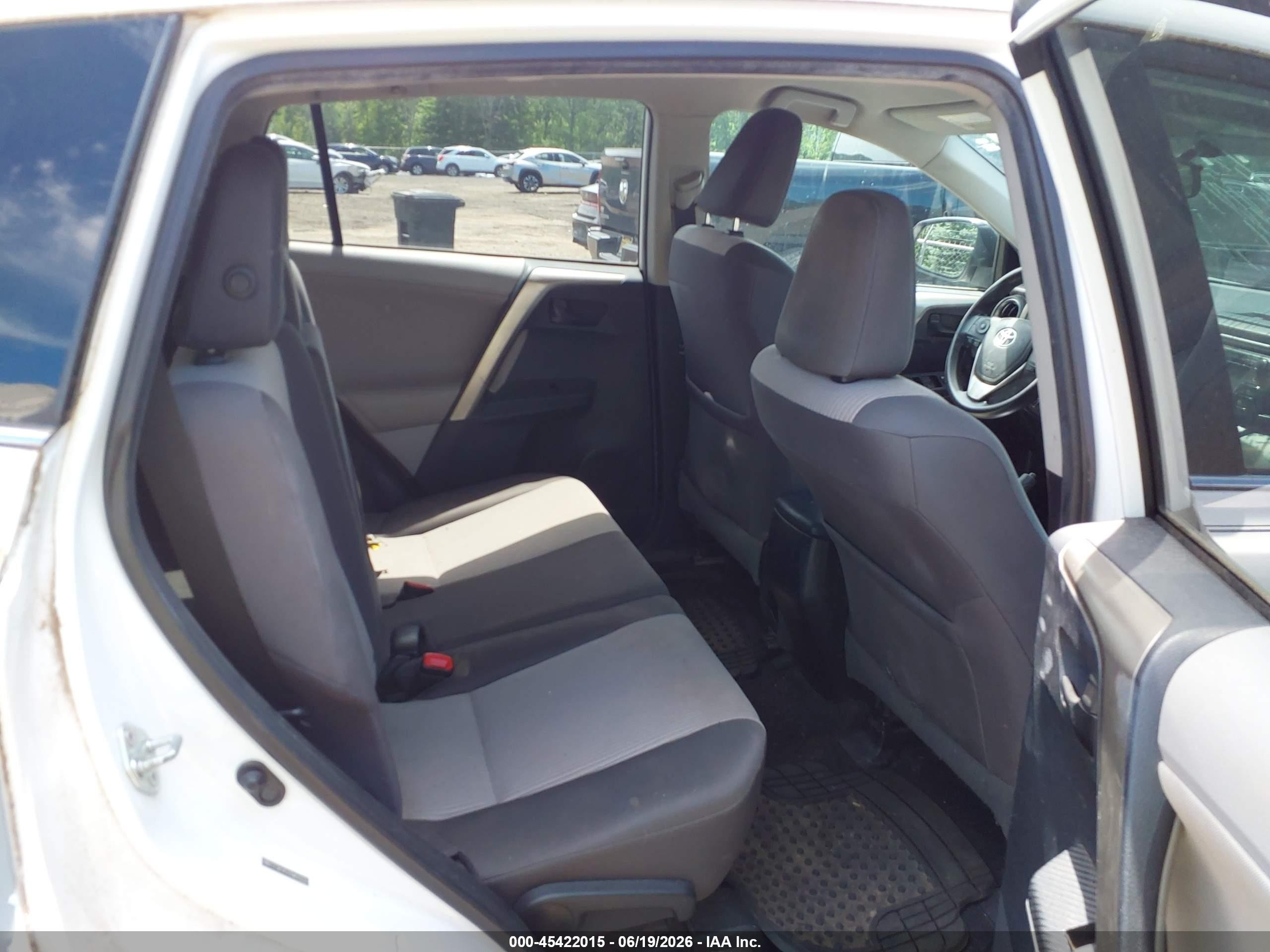 2013 Toyota Rav4 Le White vin: 2T3BFREV2DW020235