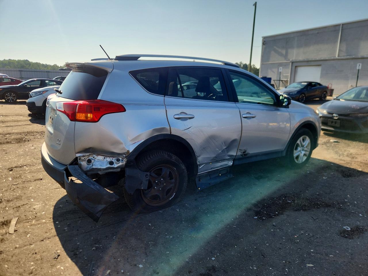 2013 Toyota Rav4 Le Silver vin: 2T3BFREV2DW063666