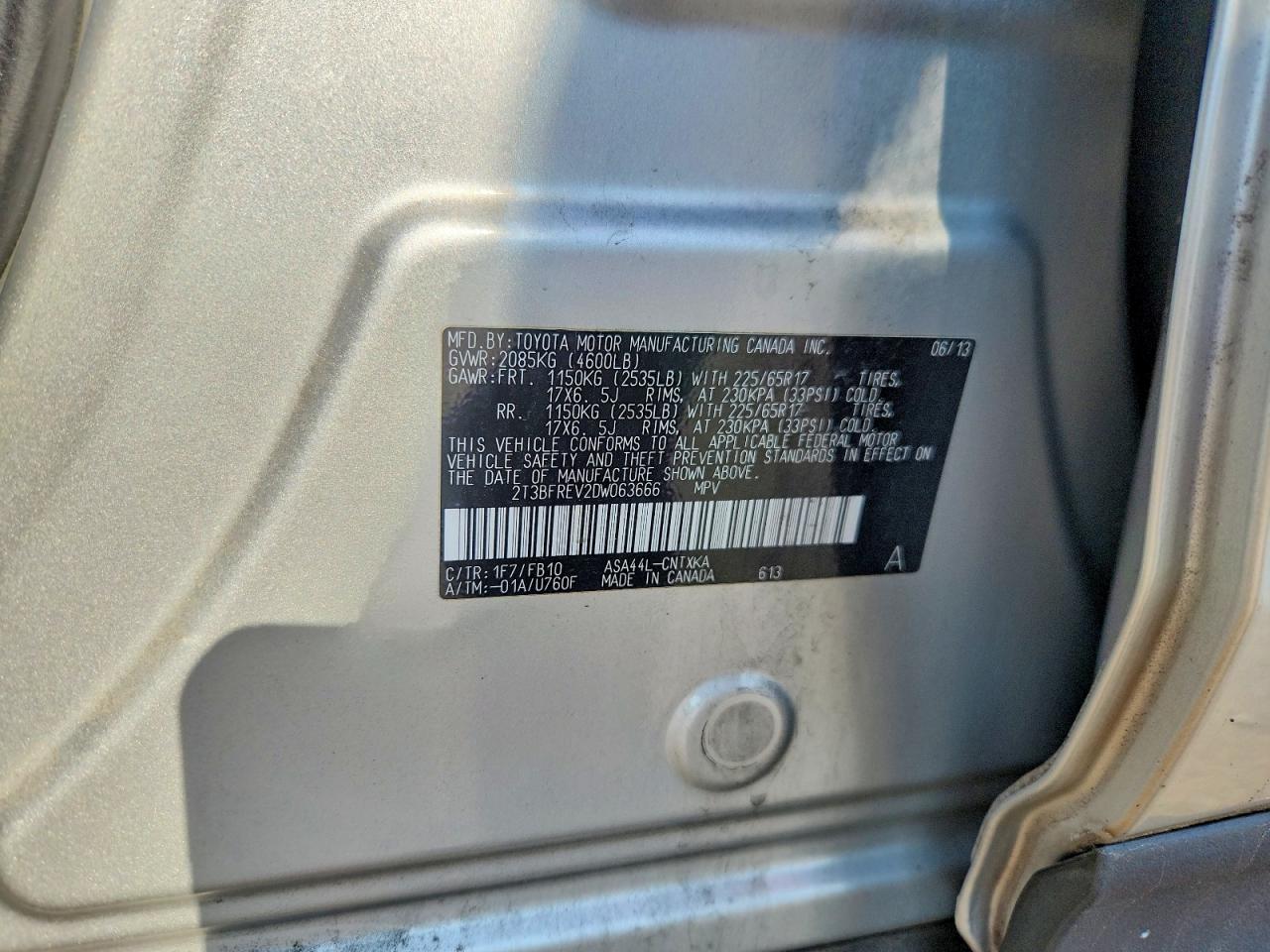 2013 Toyota Rav4 Le Silver vin: 2T3BFREV2DW063666