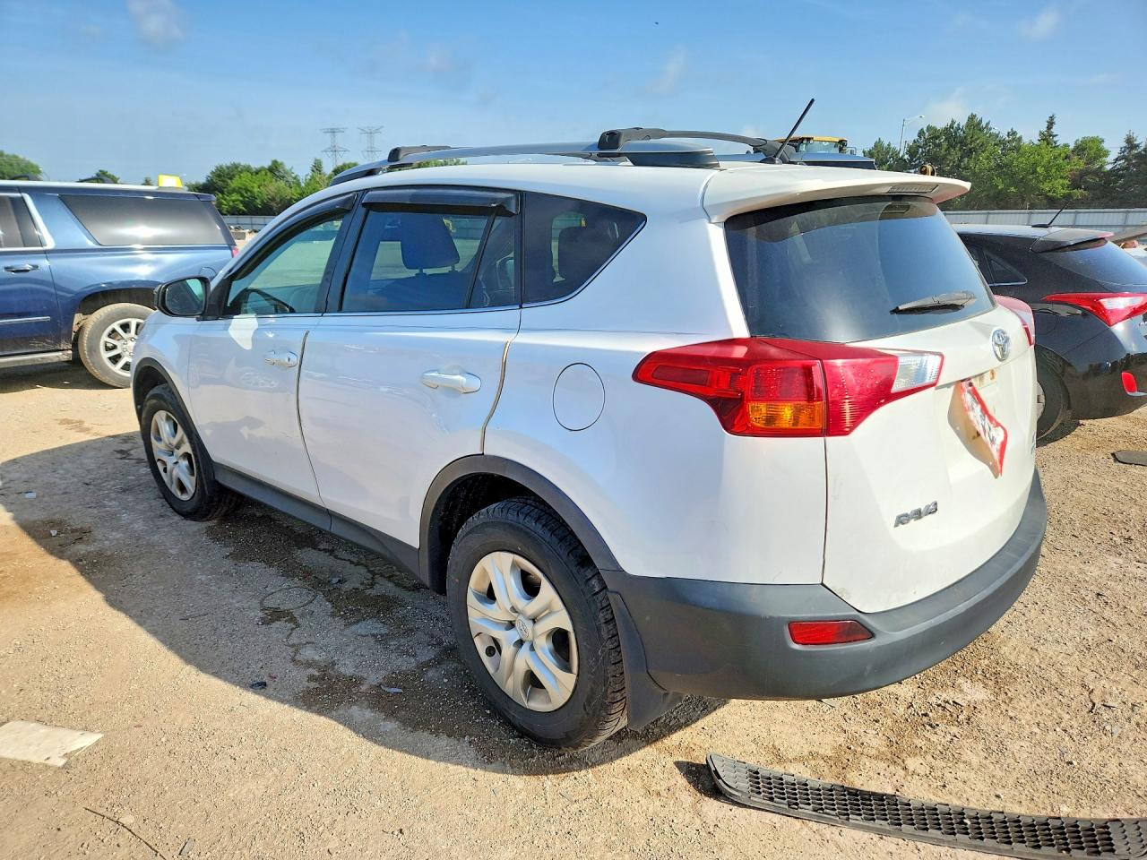 2013 Toyota Rav4 Le White vin: 2T3BFREV2DW086347