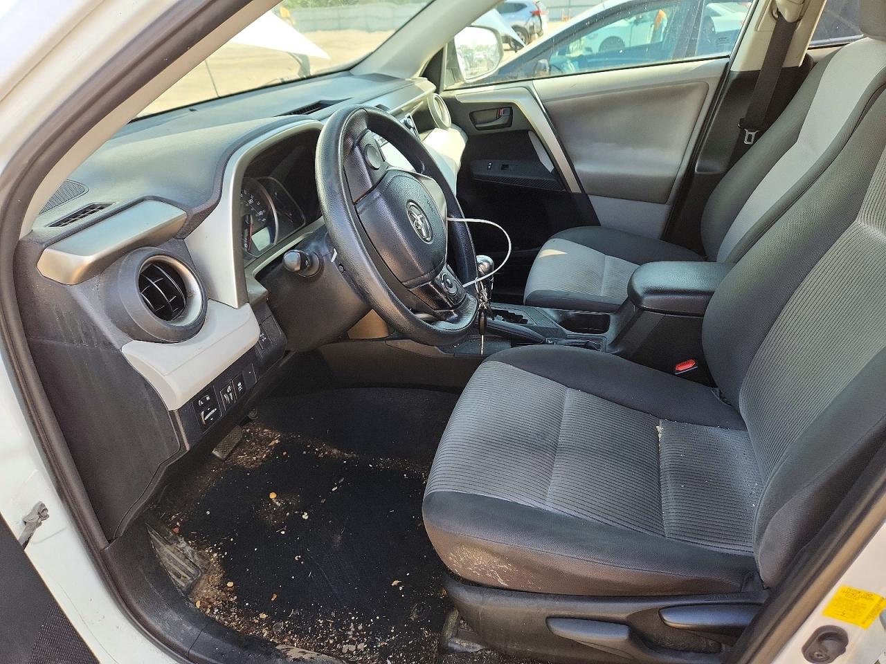 2013 Toyota Rav4 Le White vin: 2T3BFREV2DW086347