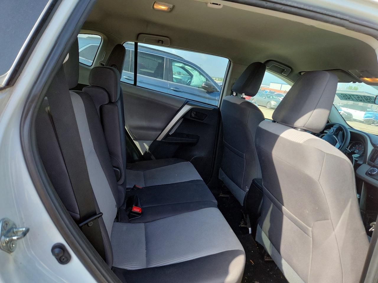 2013 Toyota Rav4 Le White vin: 2T3BFREV2DW086347