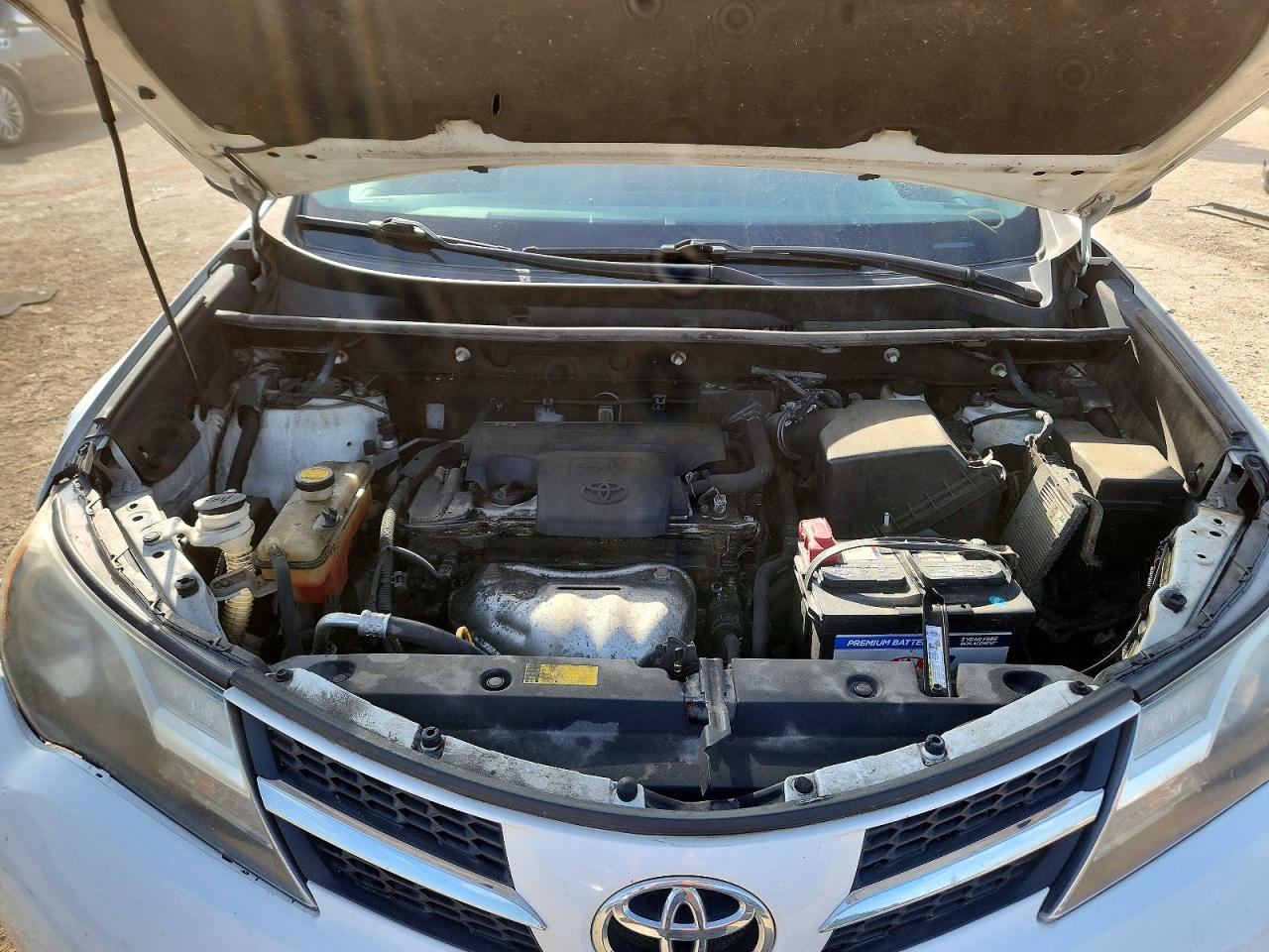 2013 Toyota Rav4 Le White vin: 2T3BFREV2DW086347