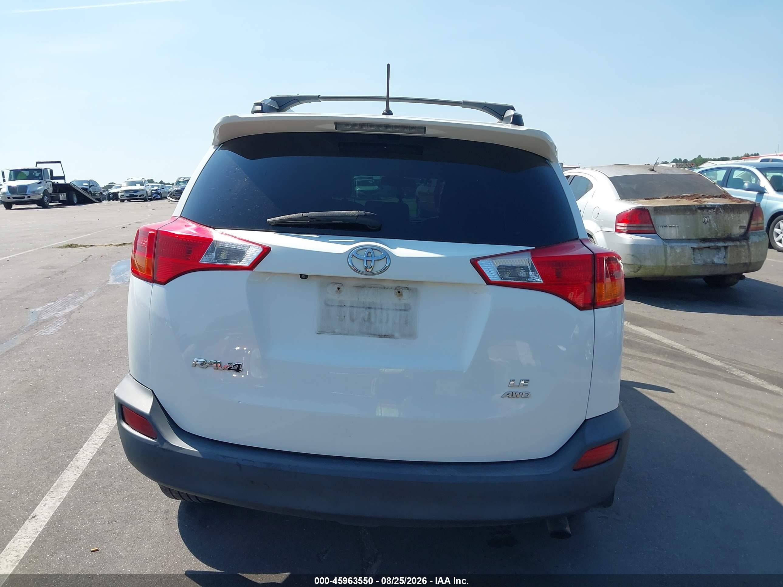 2014 Toyota Rav4 Le White vin: 2T3BFREV2EW201594