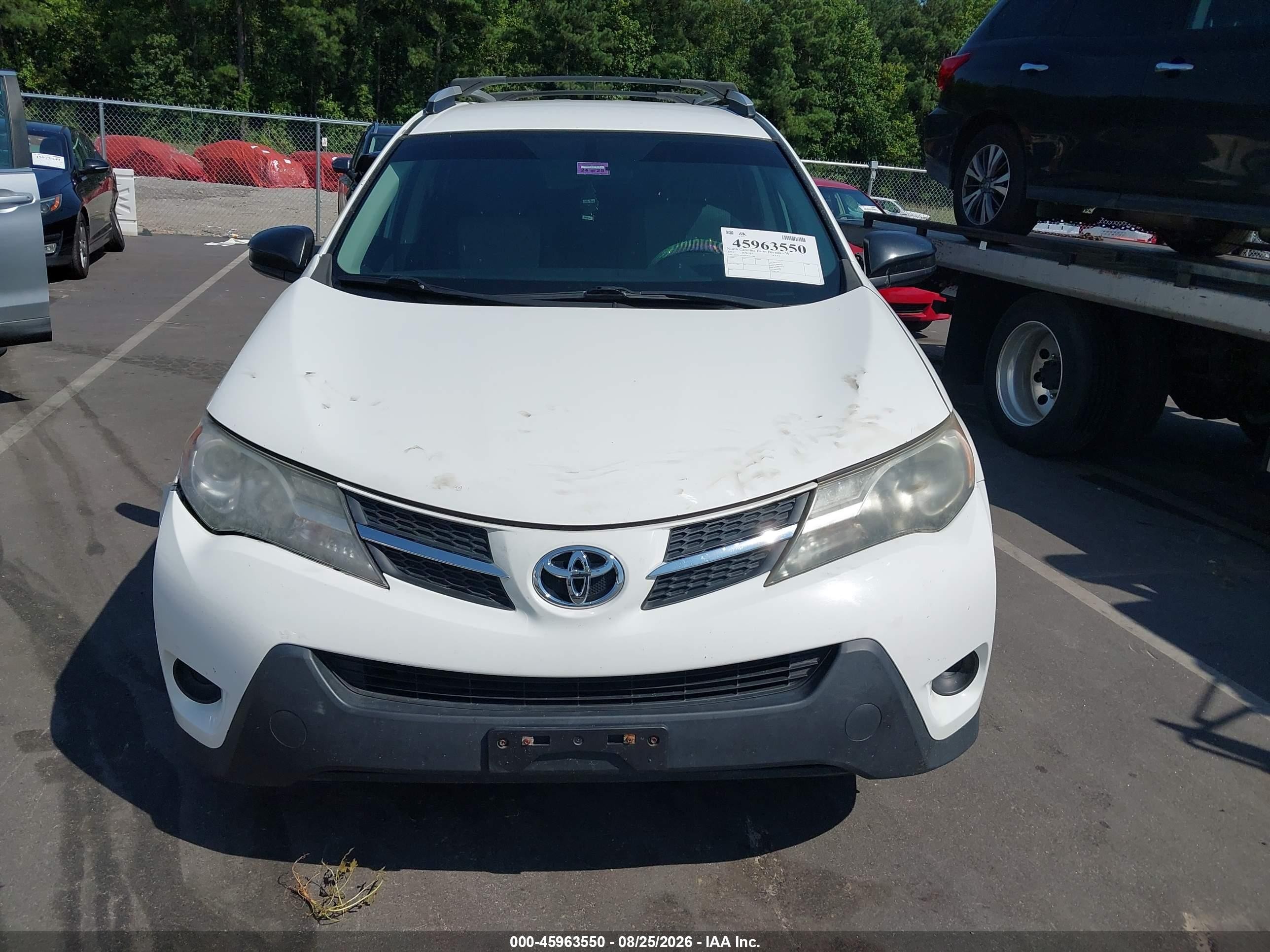 2014 Toyota Rav4 Le White vin: 2T3BFREV2EW201594
