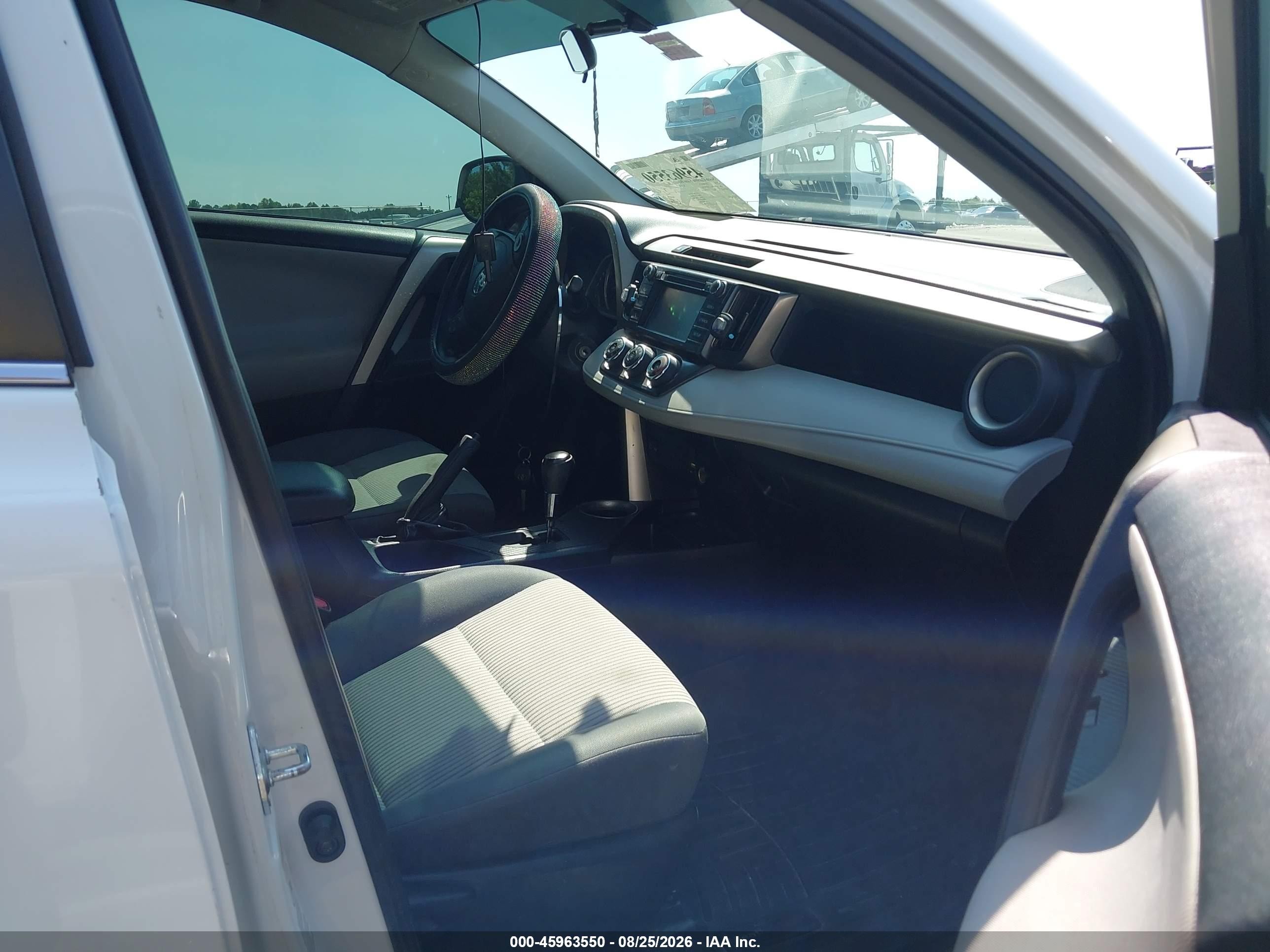 2014 Toyota Rav4 Le White vin: 2T3BFREV2EW201594