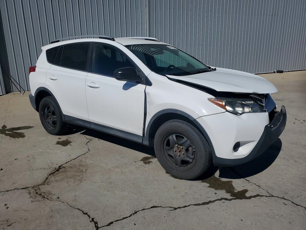 2015 Toyota Rav4 Le White vin: 2T3BFREV2FW231079
