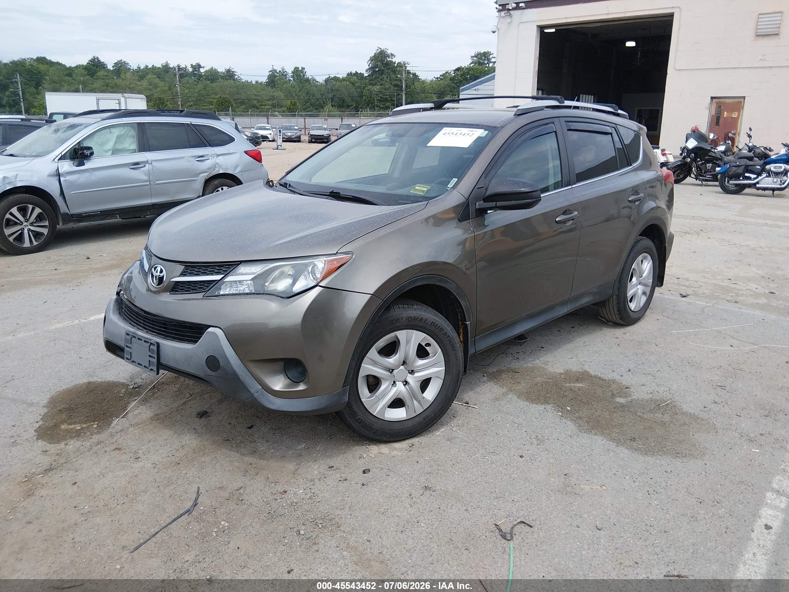 2015 Toyota Rav4 Le Brown vin: 2T3BFREV2FW251221