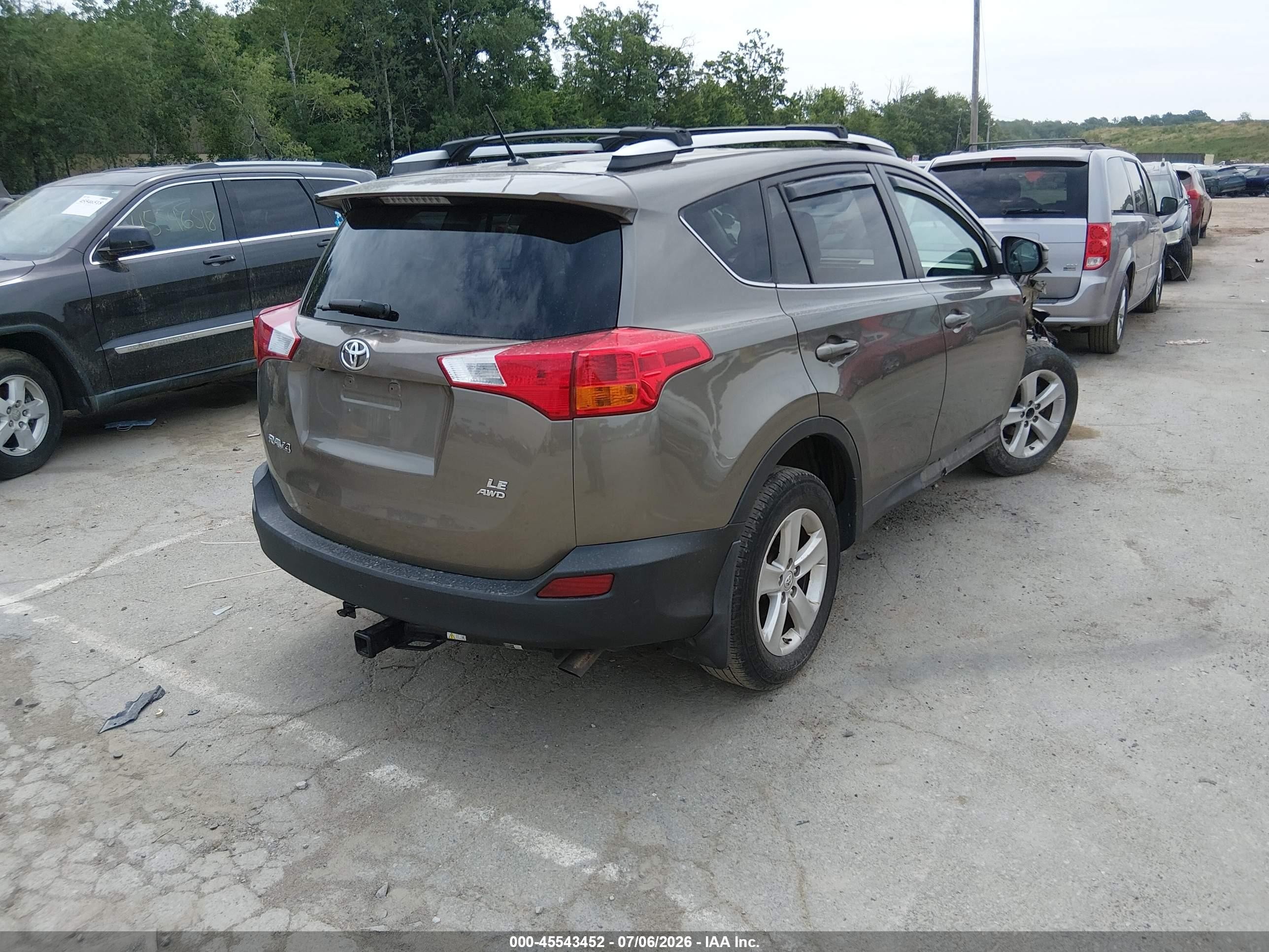 2015 Toyota Rav4 Le Brown vin: 2T3BFREV2FW251221