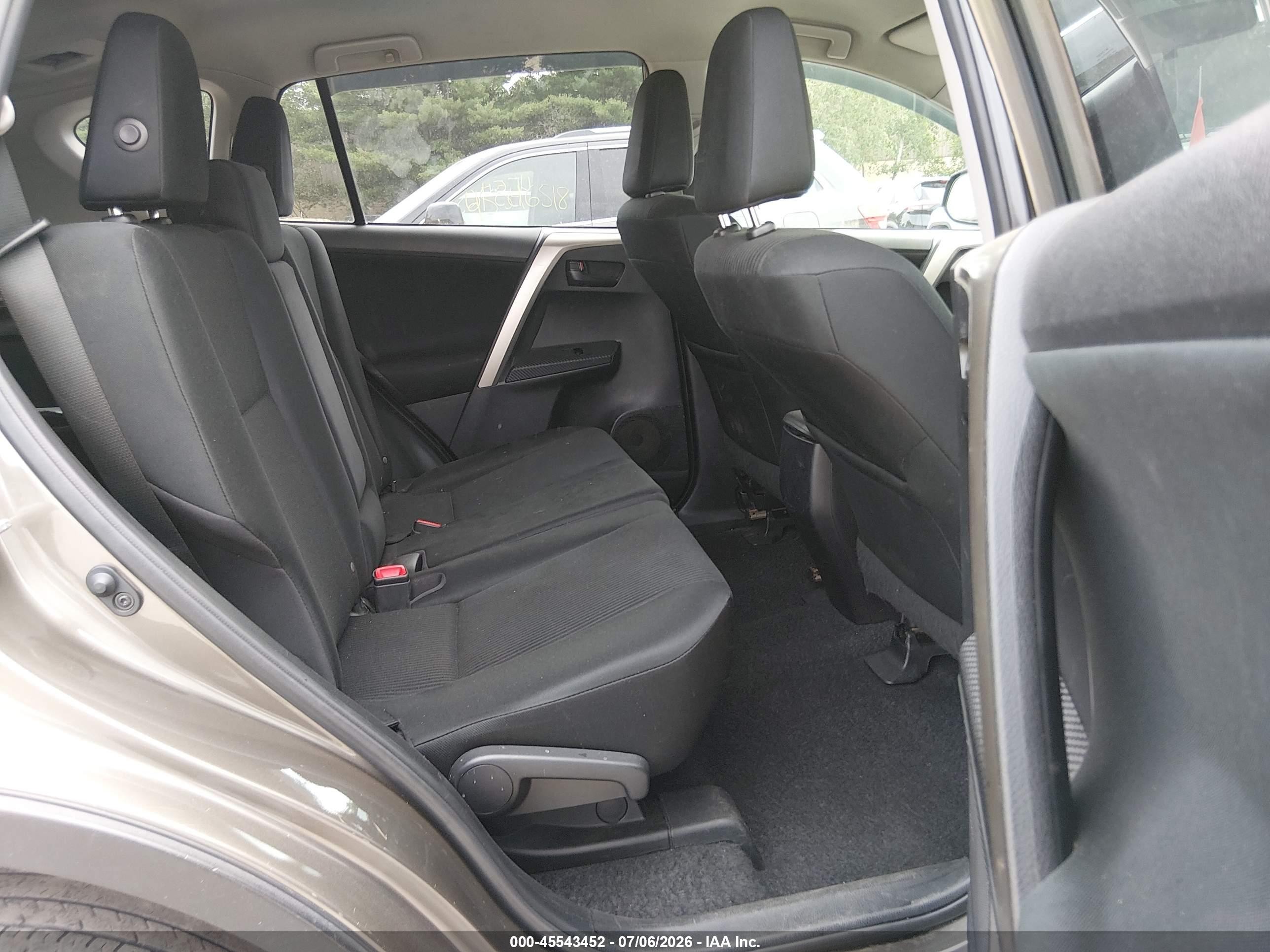2015 Toyota Rav4 Le Brown vin: 2T3BFREV2FW251221