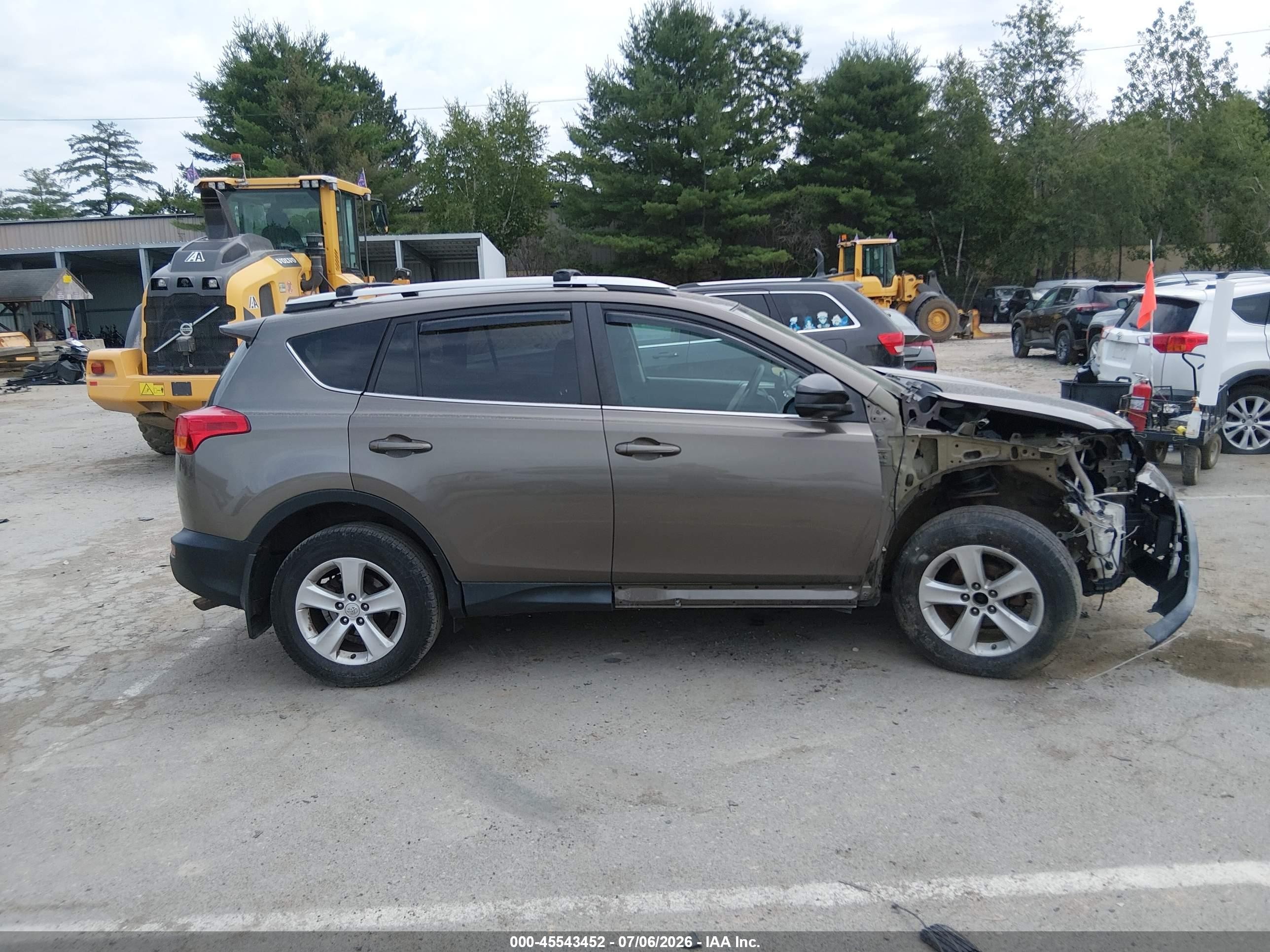2015 Toyota Rav4 Le Brown vin: 2T3BFREV2FW251221