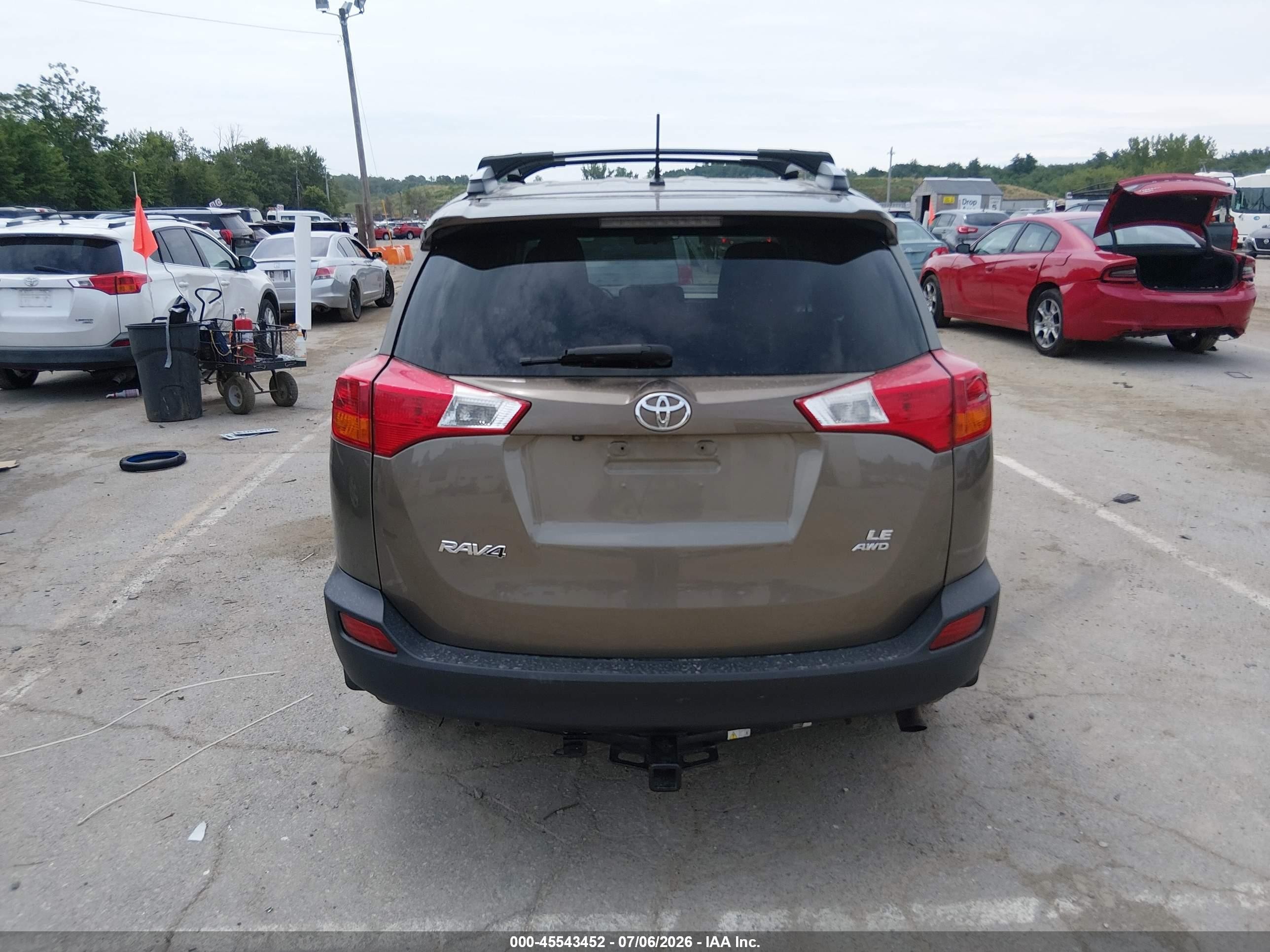 2015 Toyota Rav4 Le Brown vin: 2T3BFREV2FW251221