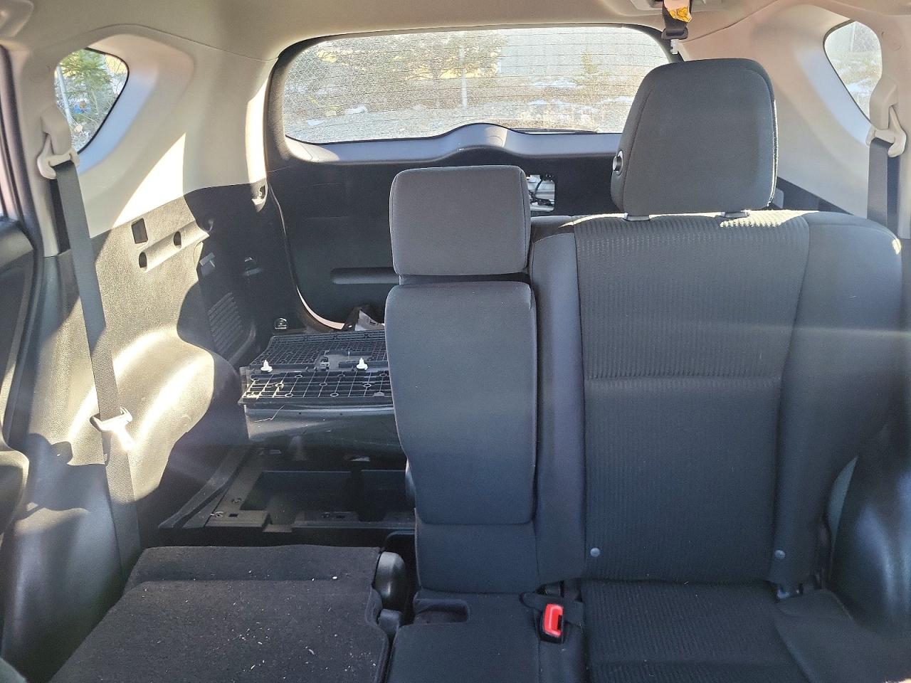 2015 Toyota Rav4 Le Silver vin: 2T3BFREV2FW259657