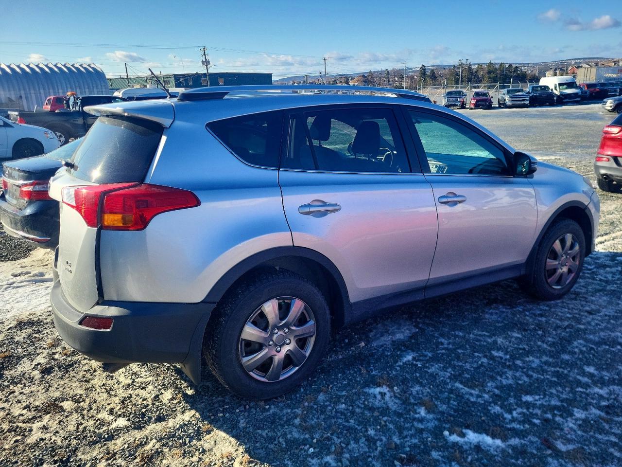 2015 Toyota Rav4 Le Silver vin: 2T3BFREV2FW259657