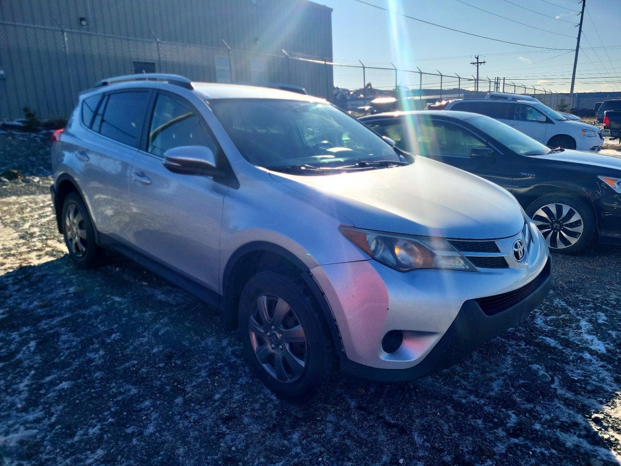 2015 Toyota Rav4 Le Silver vin: 2T3BFREV2FW259657