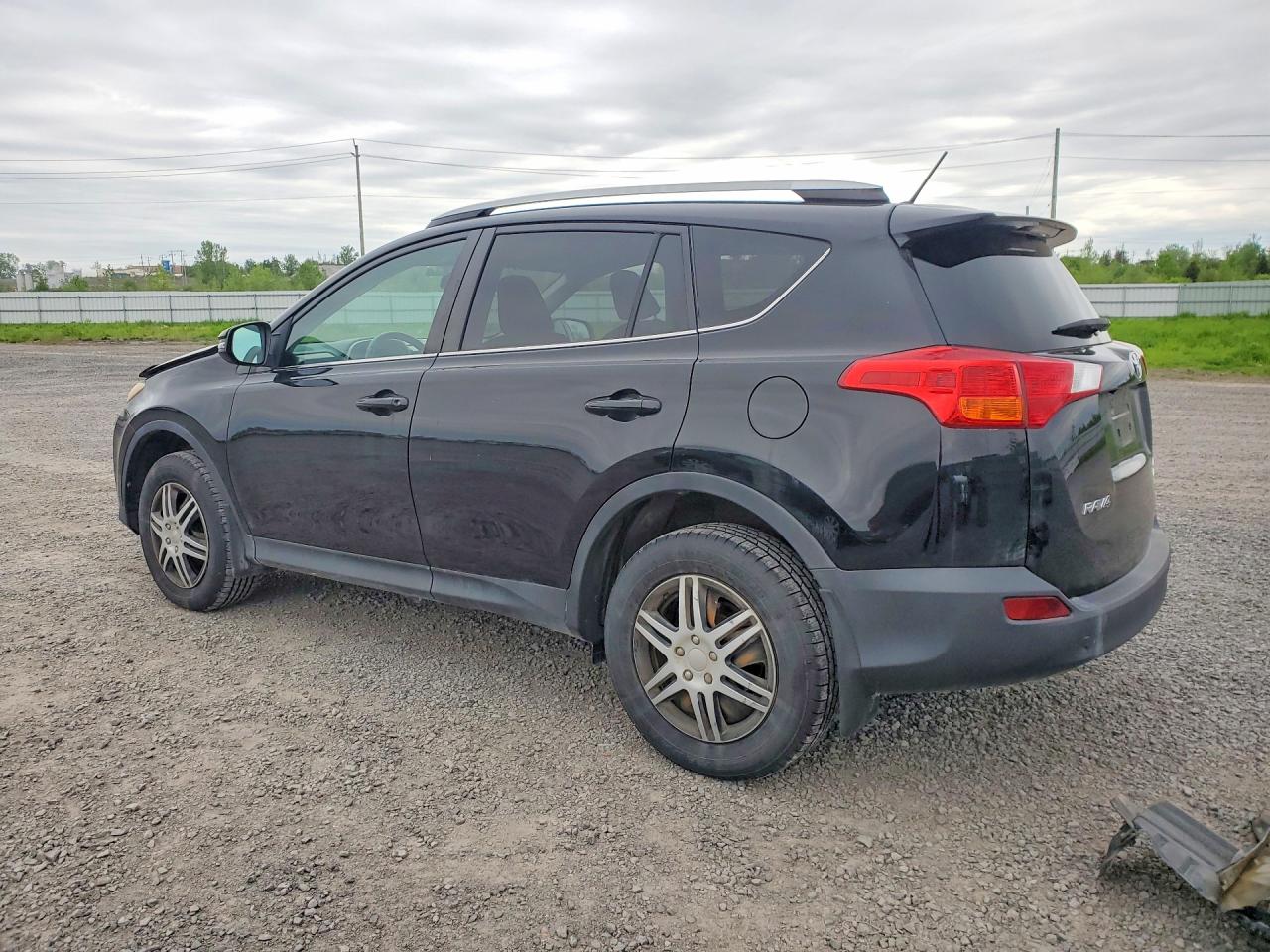 2015 Toyota Rav4 Le Black vin: 2T3BFREV2FW261327