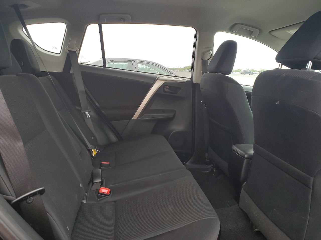 2015 Toyota Rav4 Le Black vin: 2T3BFREV2FW261327