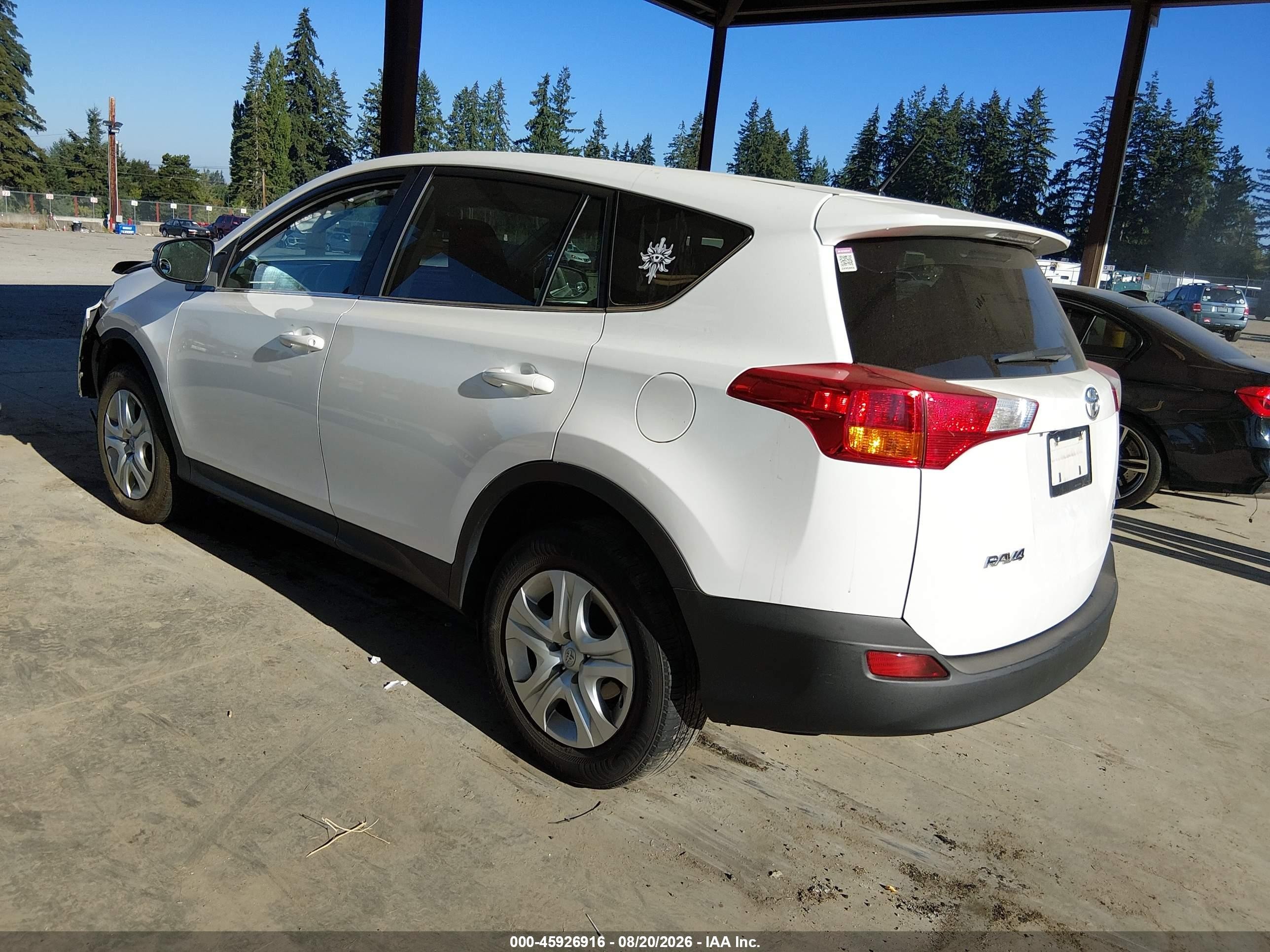 2015 Toyota Rav4 Le White vin: 2T3BFREV2FW294537
