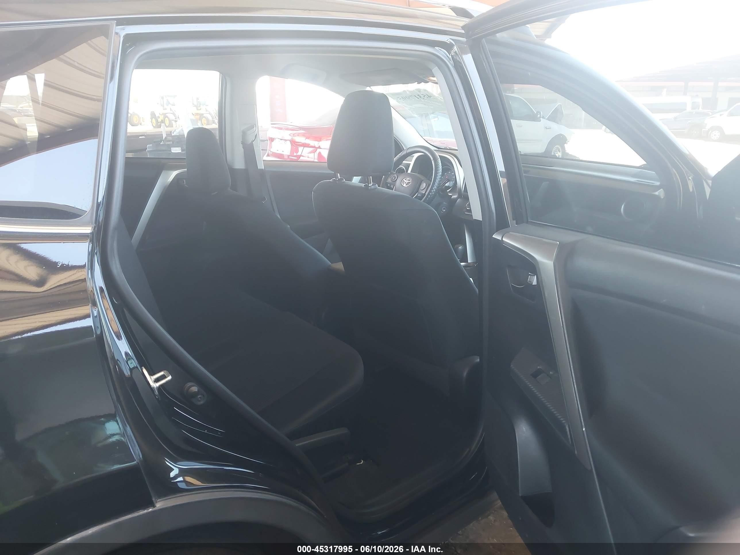2015 Toyota Rav4 Le Black vin: 2T3BFREV2FW295025