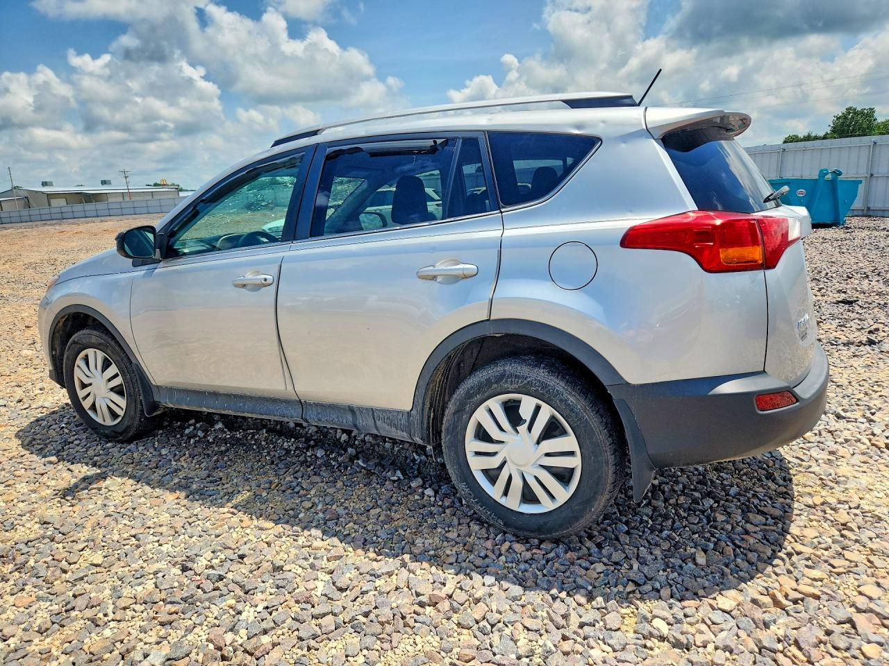 2015 Toyota Rav4 Le Silver vin: 2T3BFREV2FW352727