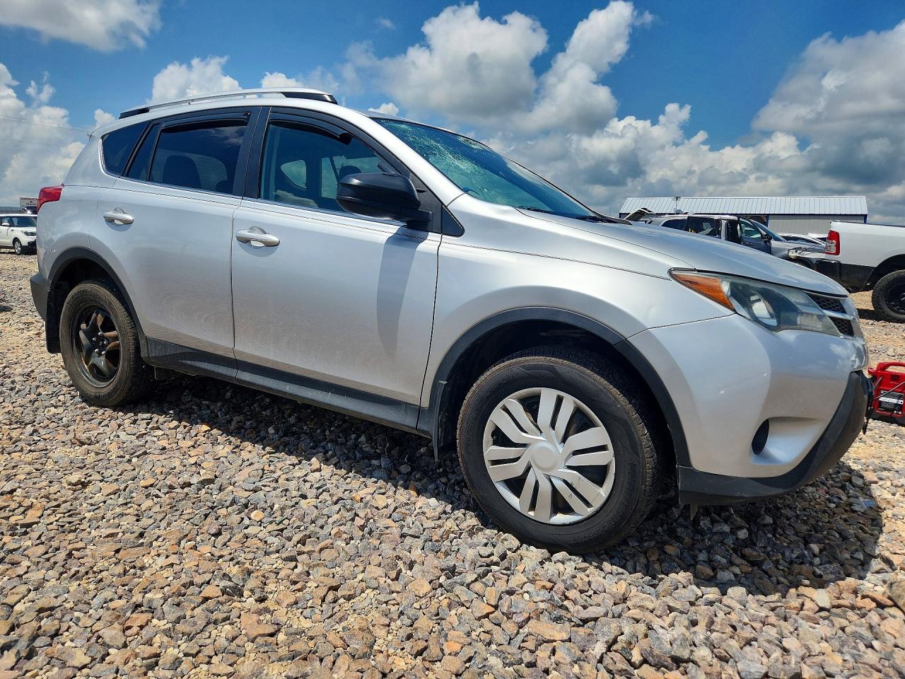 2015 Toyota Rav4 Le Silver vin: 2T3BFREV2FW352727