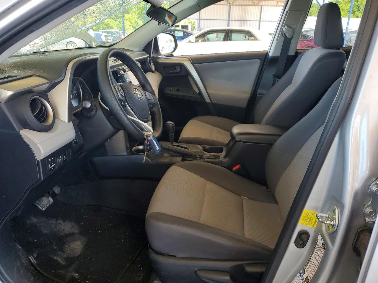 2015 Toyota Rav4 Le Silver vin: 2T3BFREV2FW356437