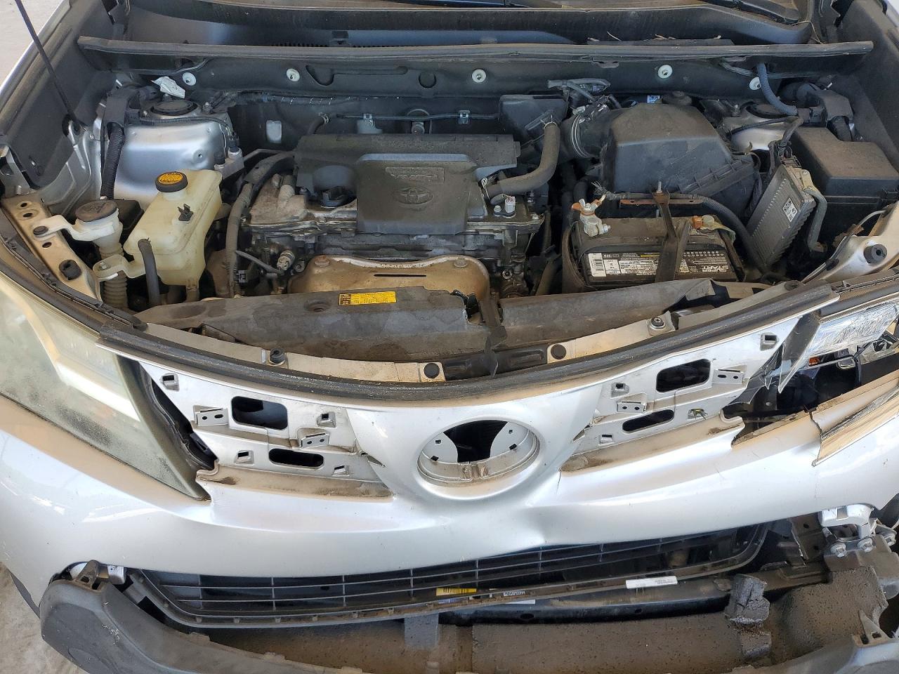 2015 Toyota Rav4 Le Silver vin: 2T3BFREV2FW356437