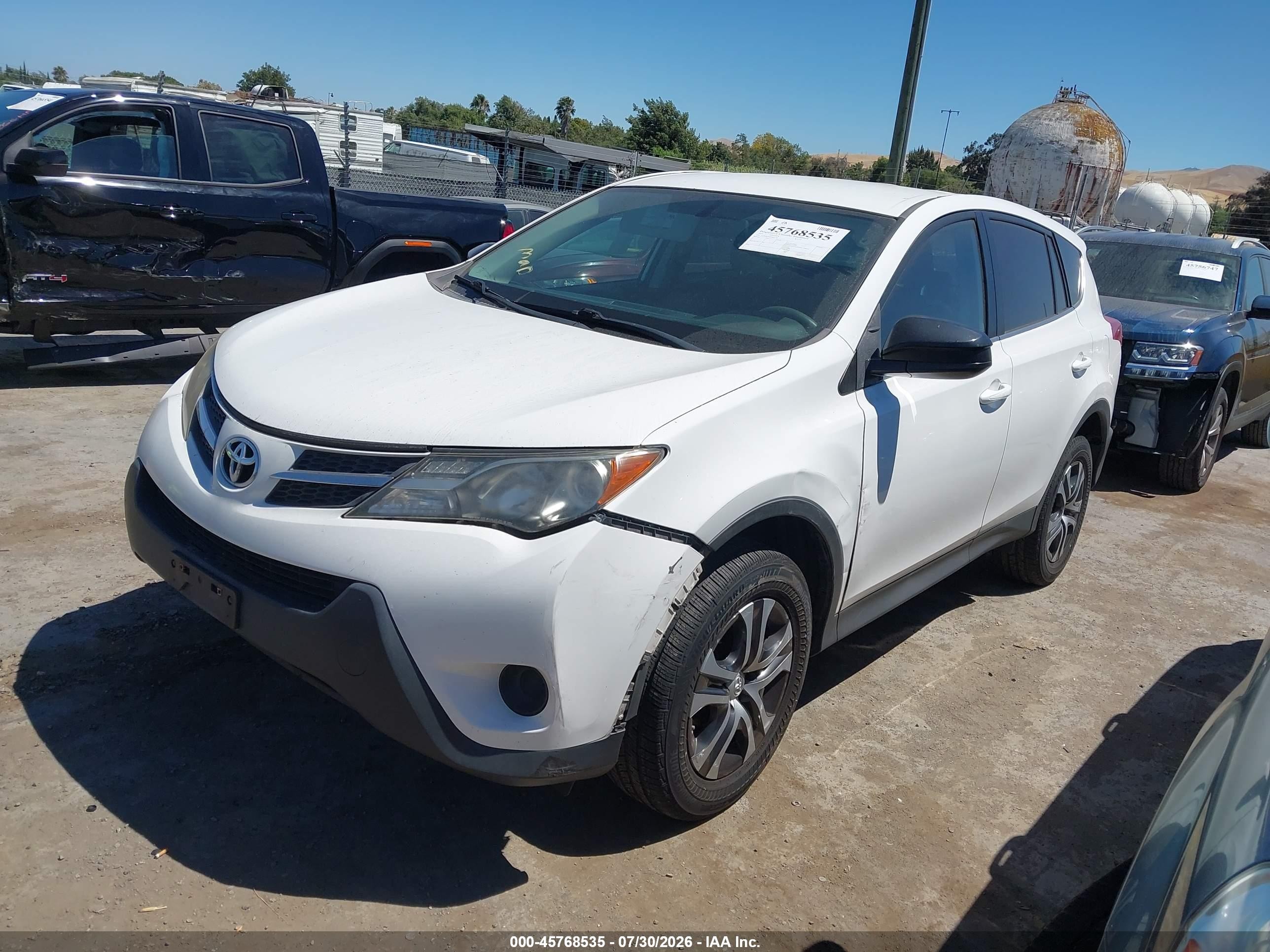 2015 Toyota Rav4 Le Белый vin: 2T3BFREV2FW361783