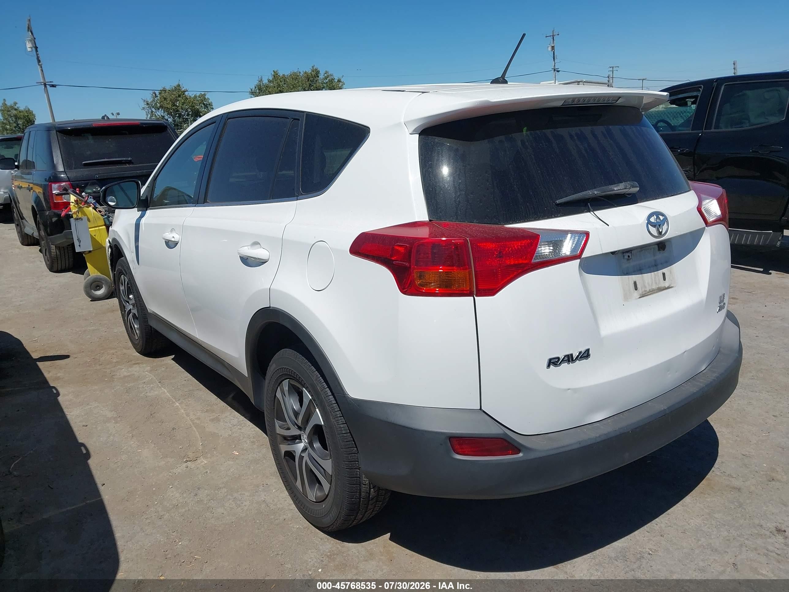 2015 Toyota Rav4 Le Белый vin: 2T3BFREV2FW361783