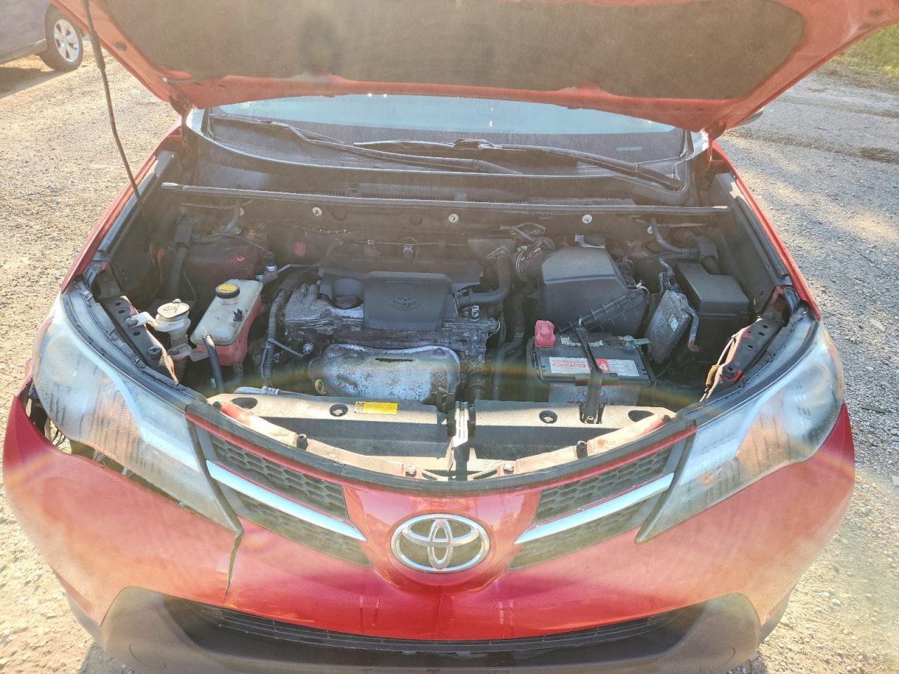 2015 Toyota Rav4 Le Red vin: 2T3BFREV2FW363081