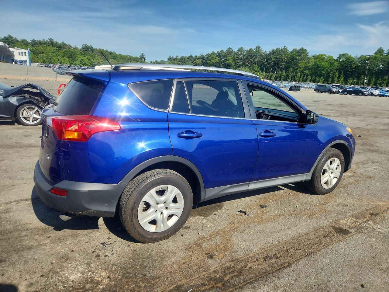 2015 Toyota Rav4 Le Blue vin: 2T3BFREV2FW371939