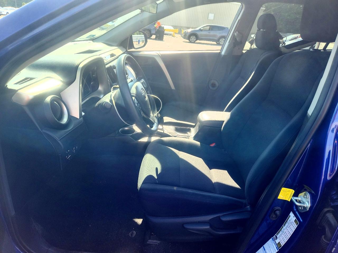 2015 Toyota Rav4 Le Blue vin: 2T3BFREV2FW371939