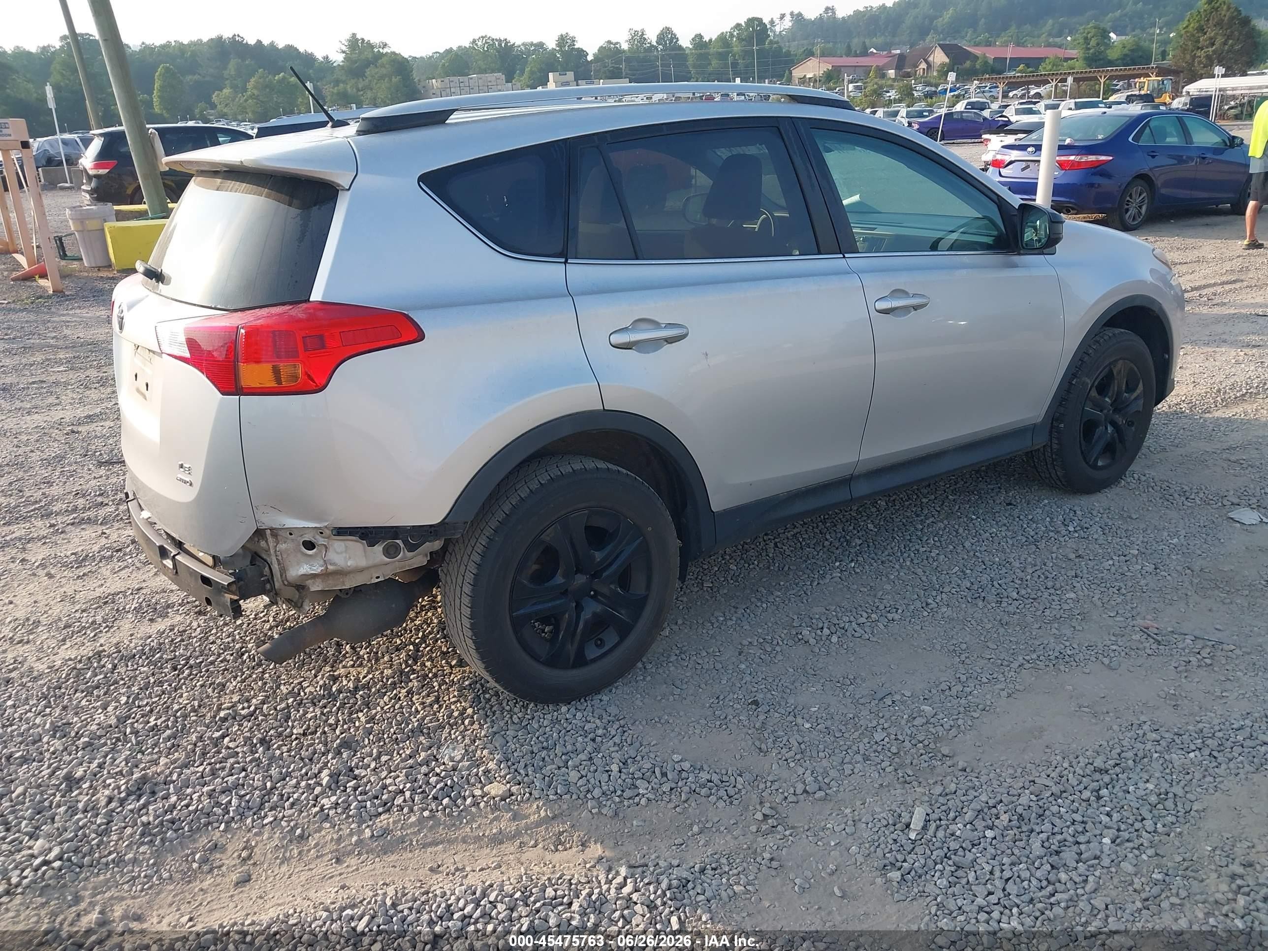2015 Toyota Rav4 Le Silver vin: 2T3BFREV2FW398946