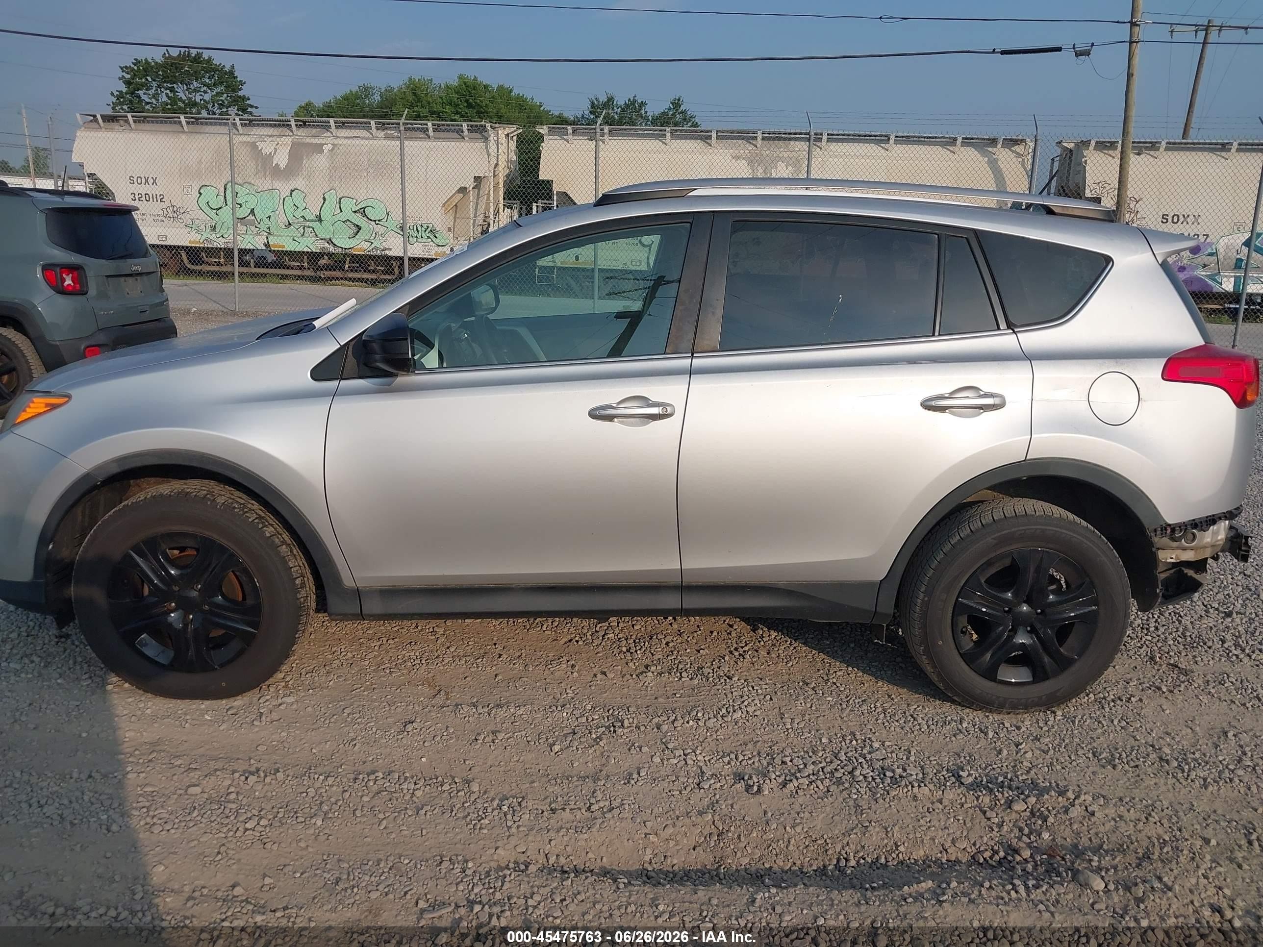 2015 Toyota Rav4 Le Silver vin: 2T3BFREV2FW398946