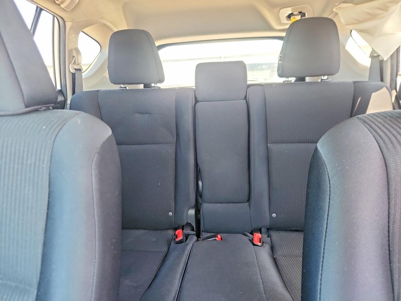 2015 Toyota Rav4 Le White vin: 2T3BFREV2FW407273