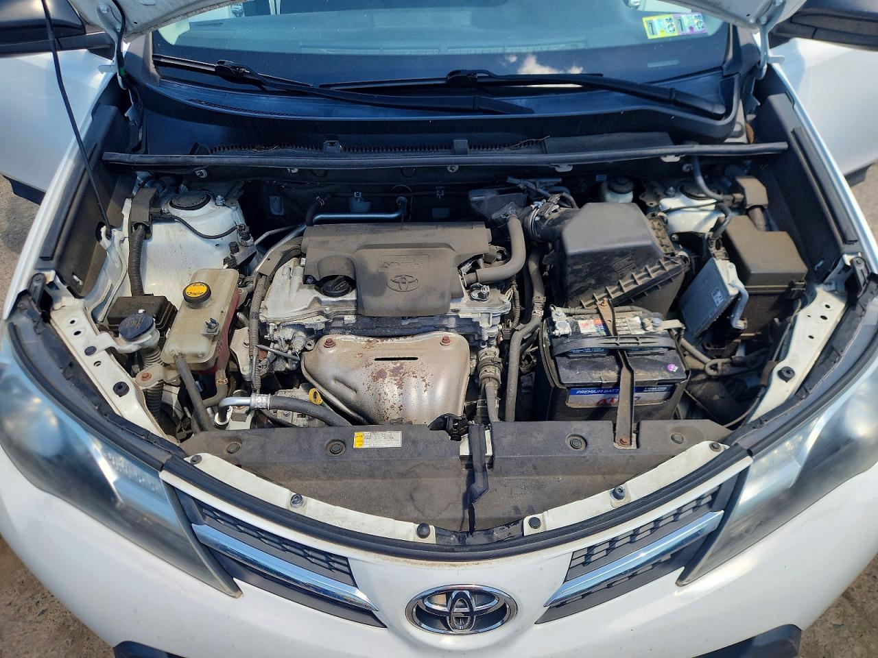 2015 Toyota Rav4 Le White vin: 2T3BFREV2FW407273